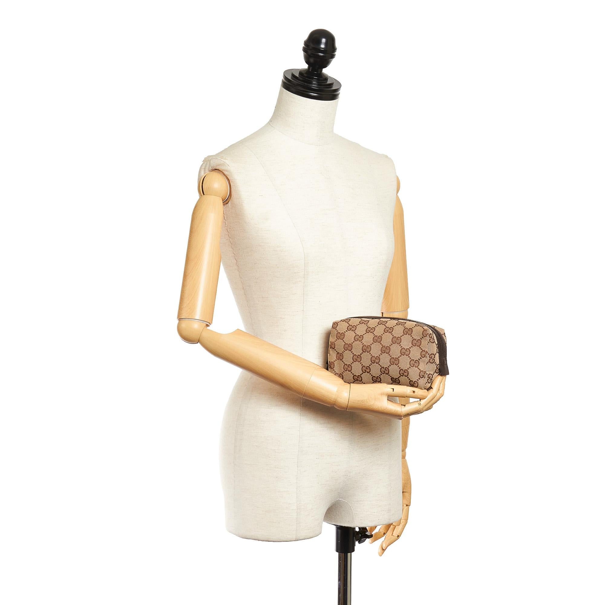 Gucci GG Canvas Cosmetic Pouch (SHG-32430)