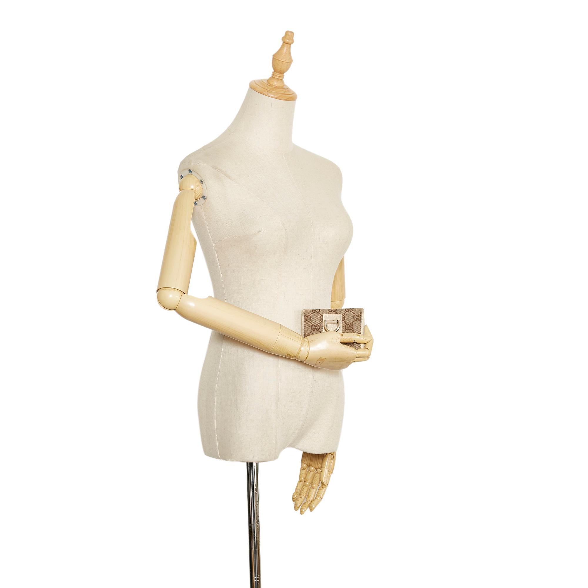 Gucci GG Canvas D-Ring Card Holder (SHG-b43eqy)