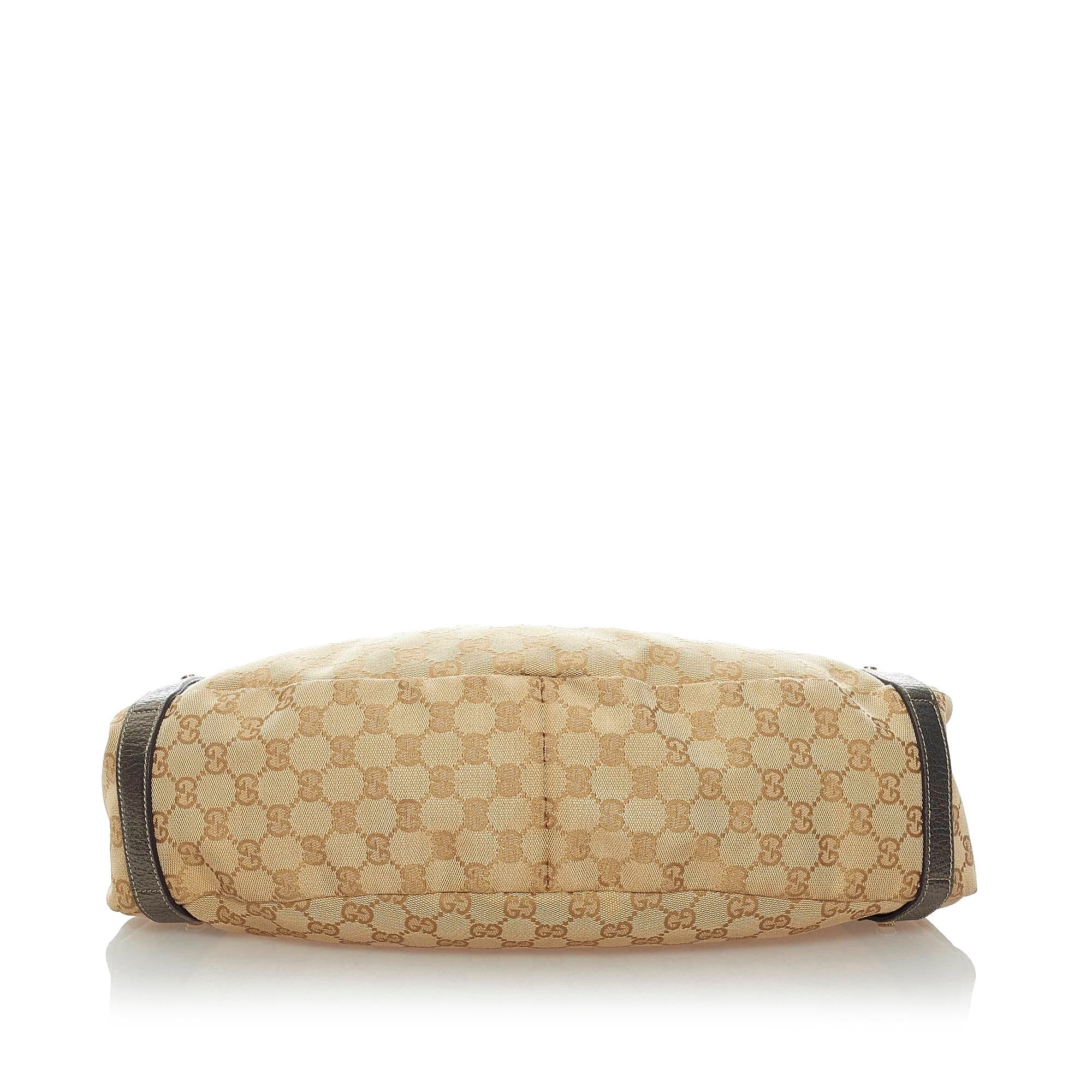 Gucci GG Canvas Pelham Shoulder Bag (SHG-34651)