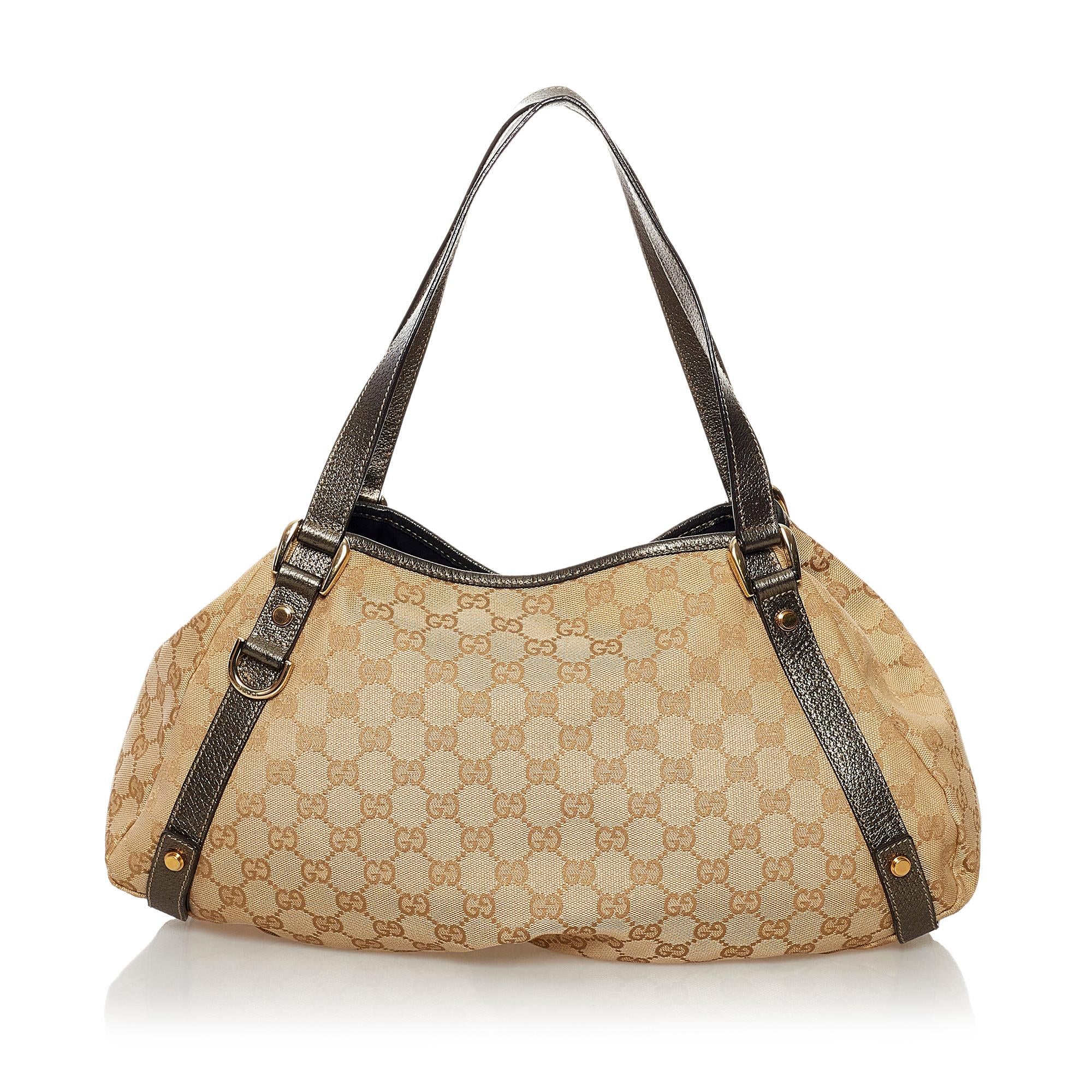 Gucci GG Canvas Pelham Shoulder Bag (SHG-34744)