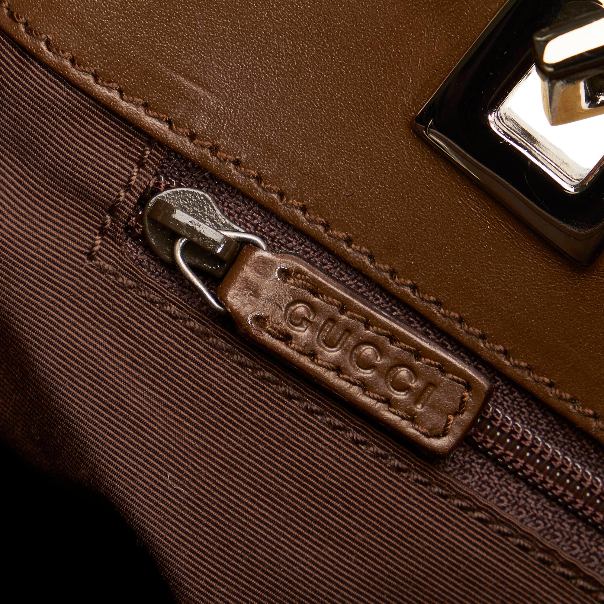 Gucci GG Canvas Shoulder Bag (SHG-32068)