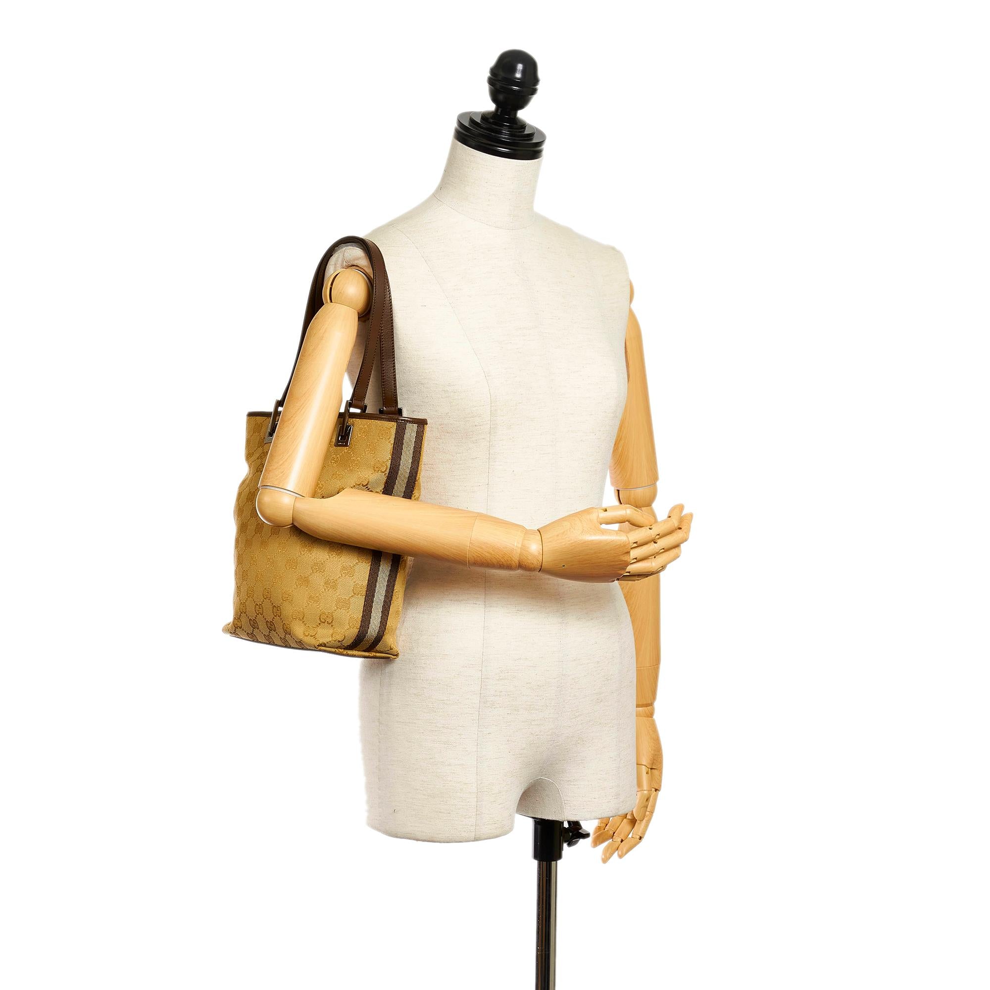 Gucci GG Canvas Shoulder Bag (SHG-32068)