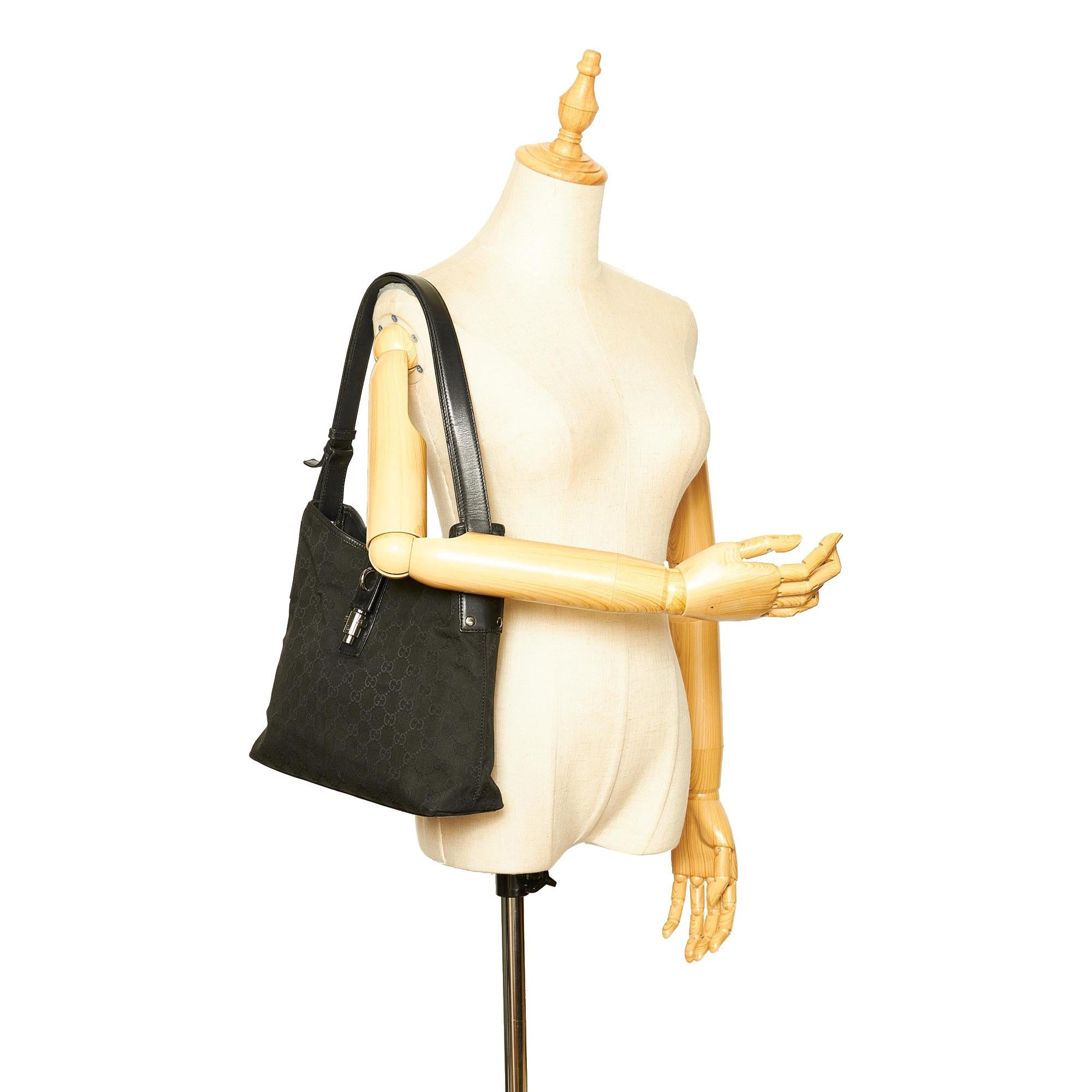 Gucci GG Canvas Shoulder Bag (SHG-32131)