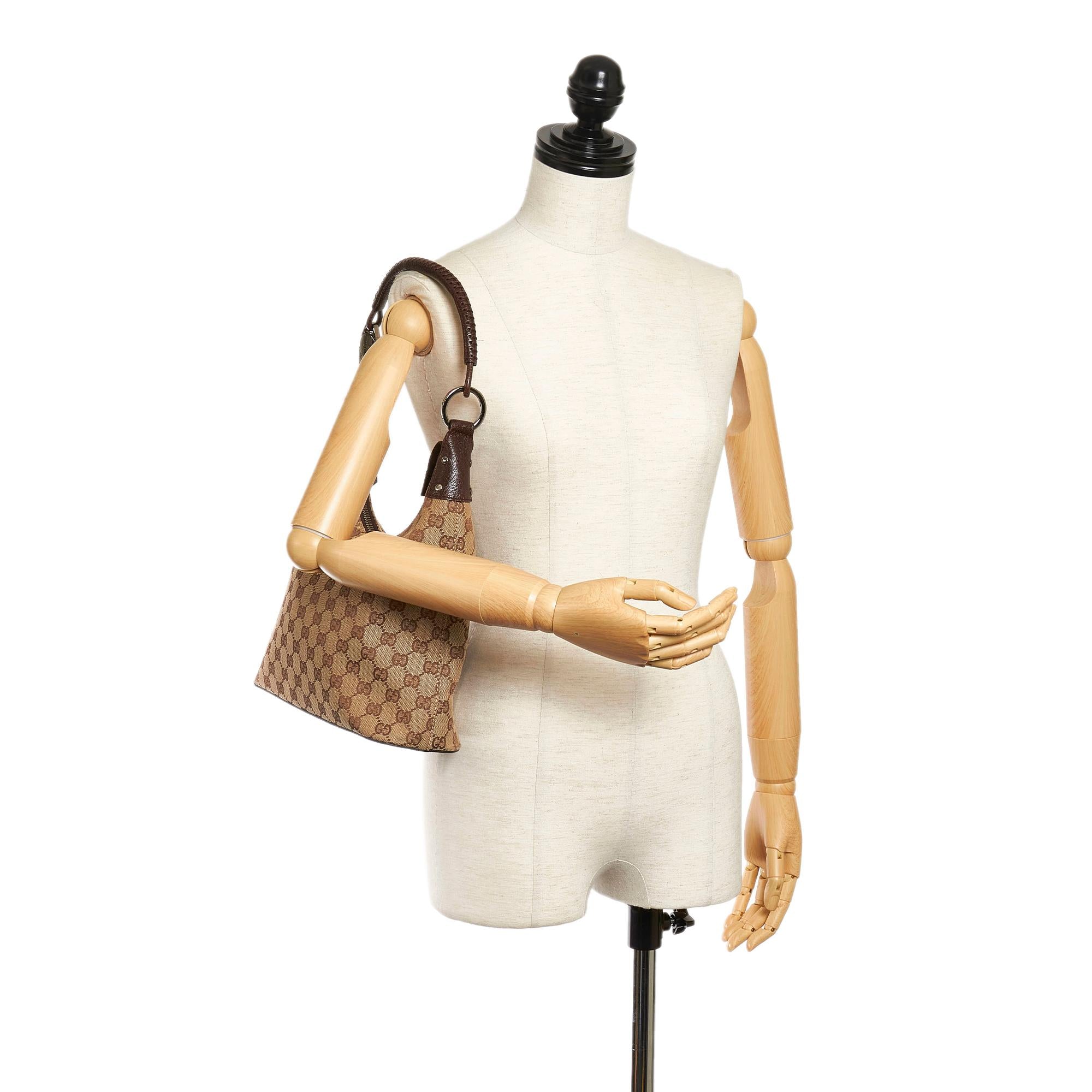 Gucci GG Canvas Shoulder Bag (SHG-32235)