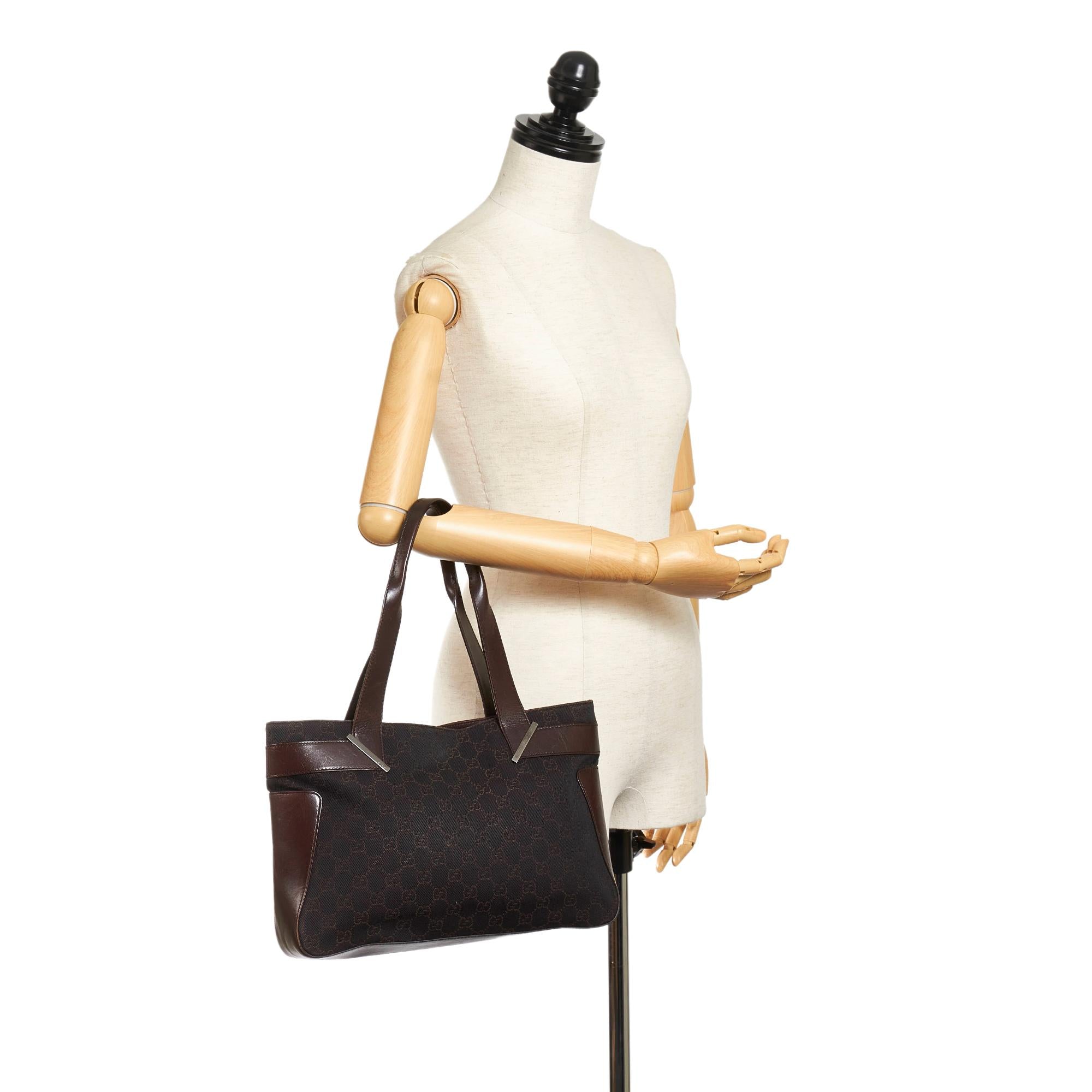 Gucci GG Canvas Shoulder Bag (SHG-32847)