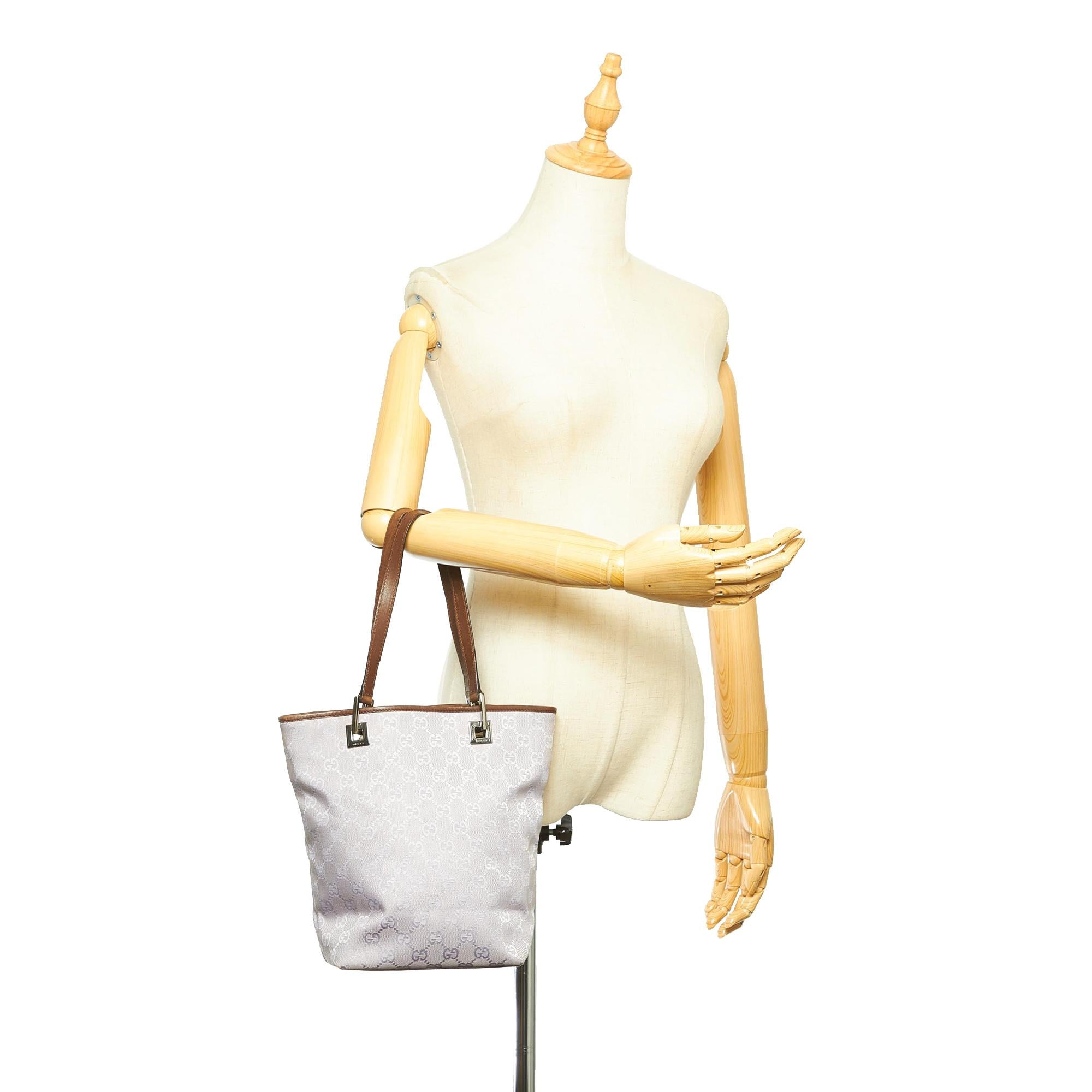 Gucci GG Canvas Tote Bag (SHG-32160)