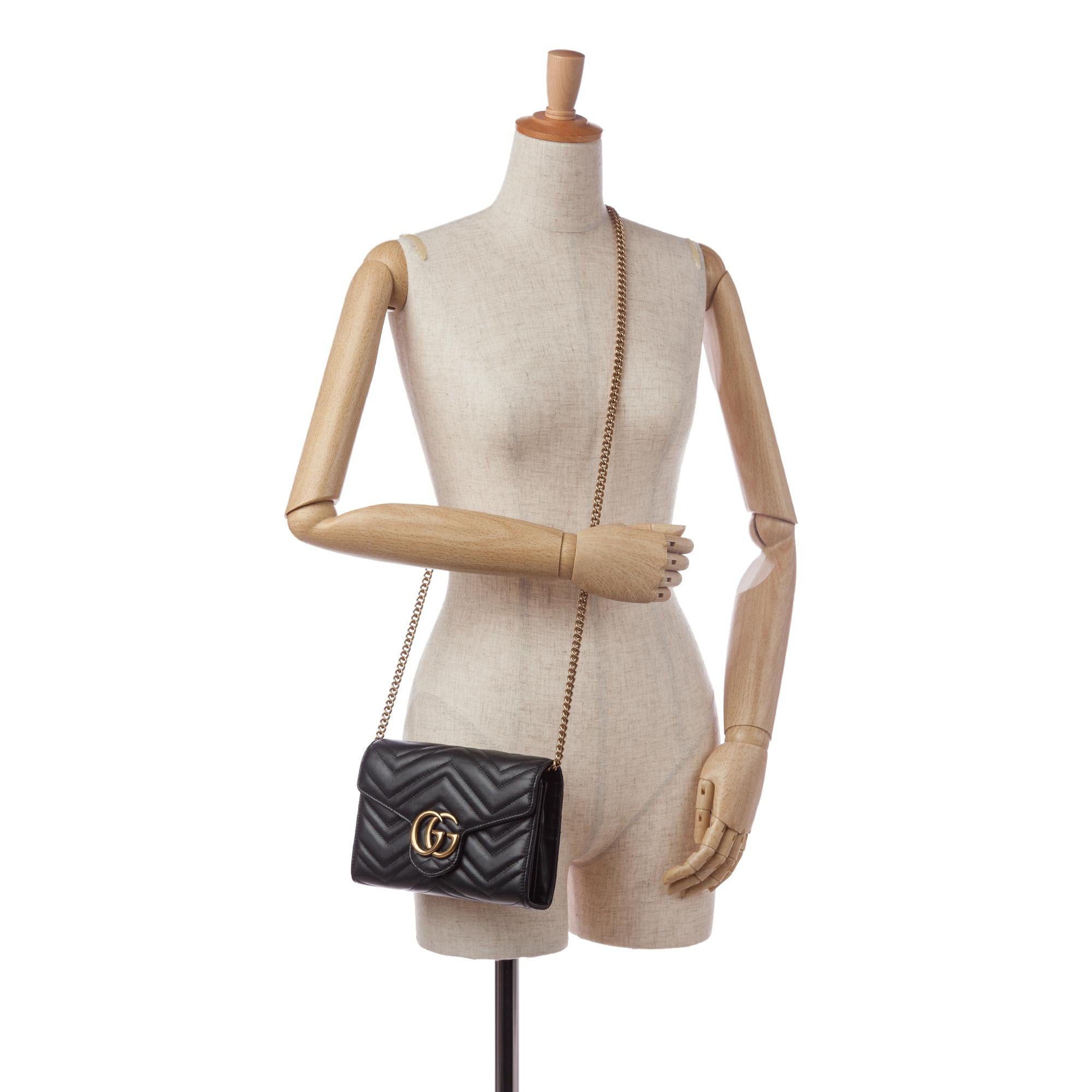 Gucci GG Marmont Leather Wallet On Chain (SHG-35248)