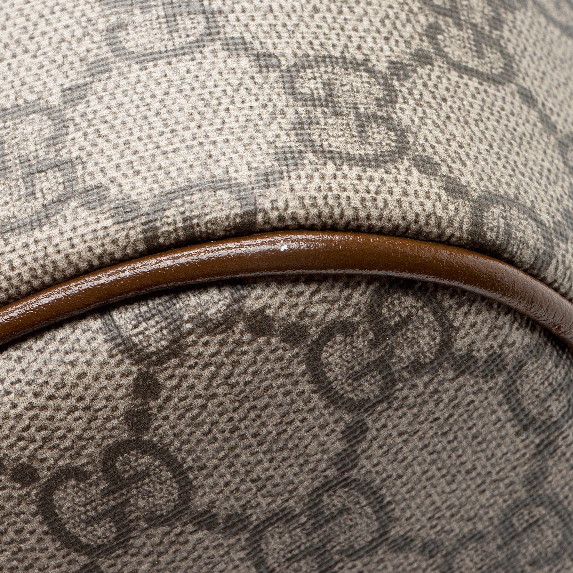 Gucci GG Supreme Fake/Not Medium Day Backpack (SHF-22255)