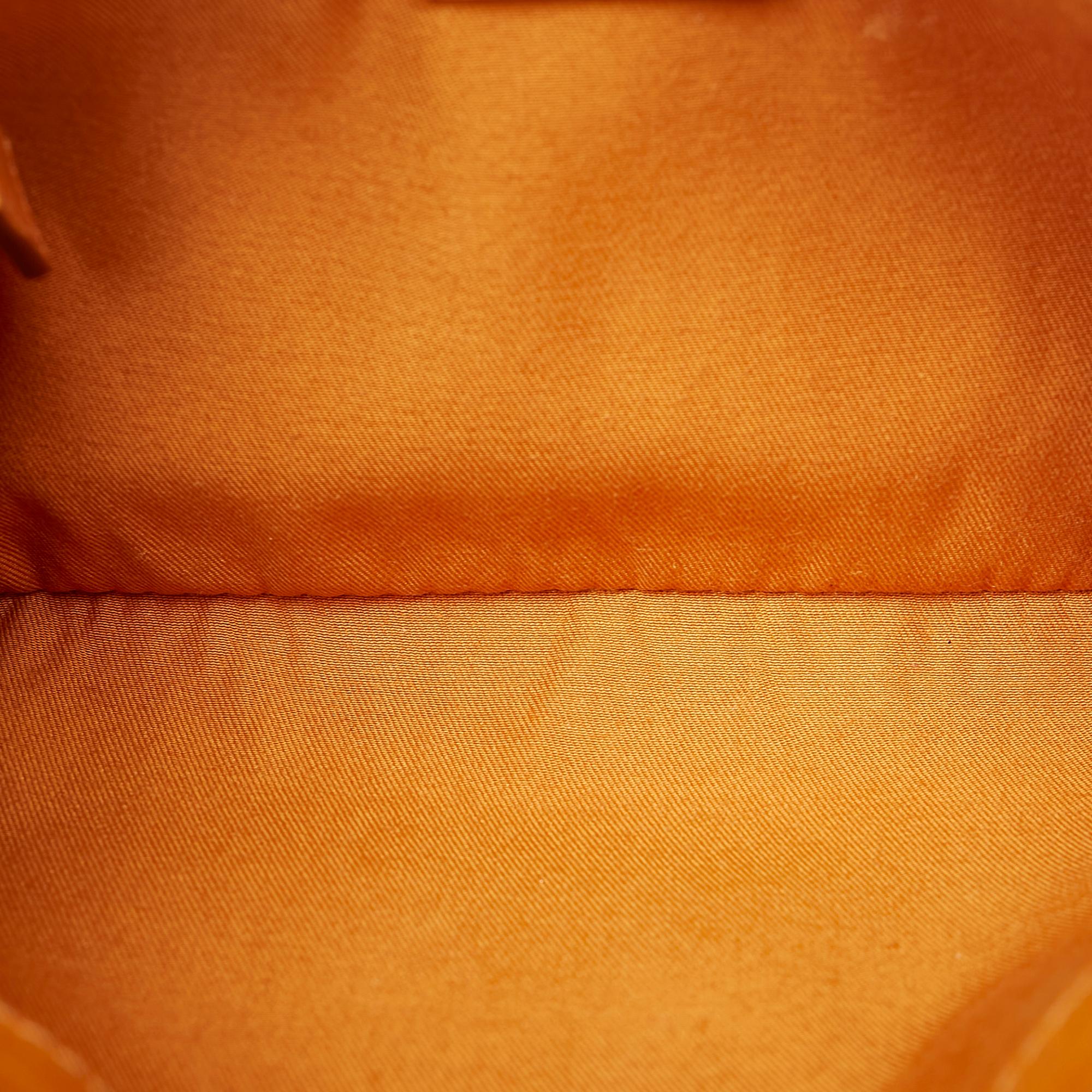 Gucci GG Supreme Handbag (SHG-30309)