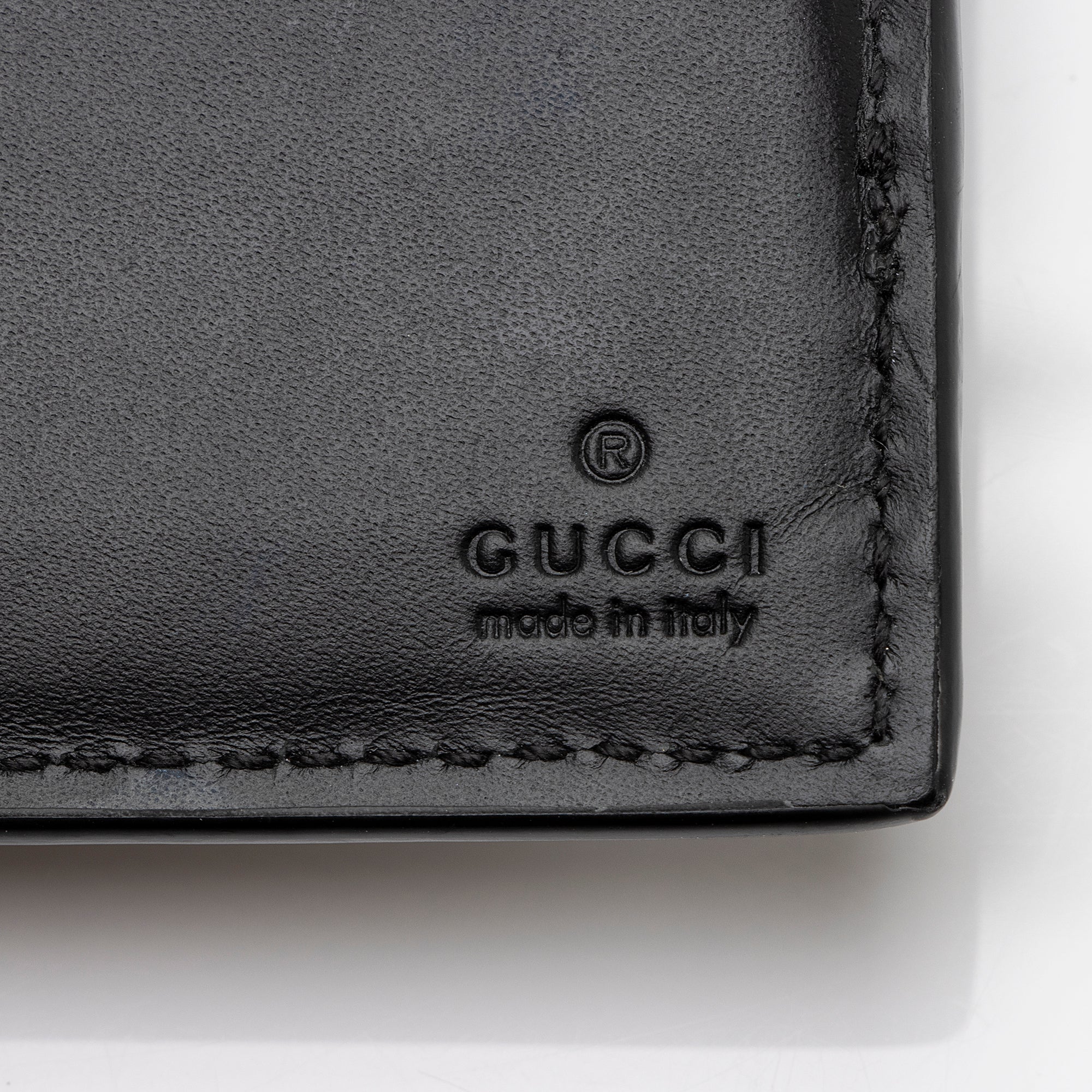 Gucci GG Supreme Leather Bi-Fold Wallet (SHF-tY4GX9)