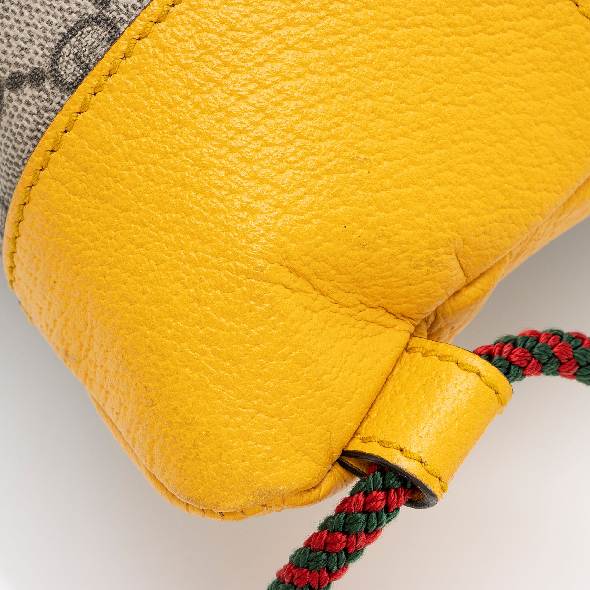 Gucci GG Supreme Neo Vintage Drawstring Backpack (SHF-23809)