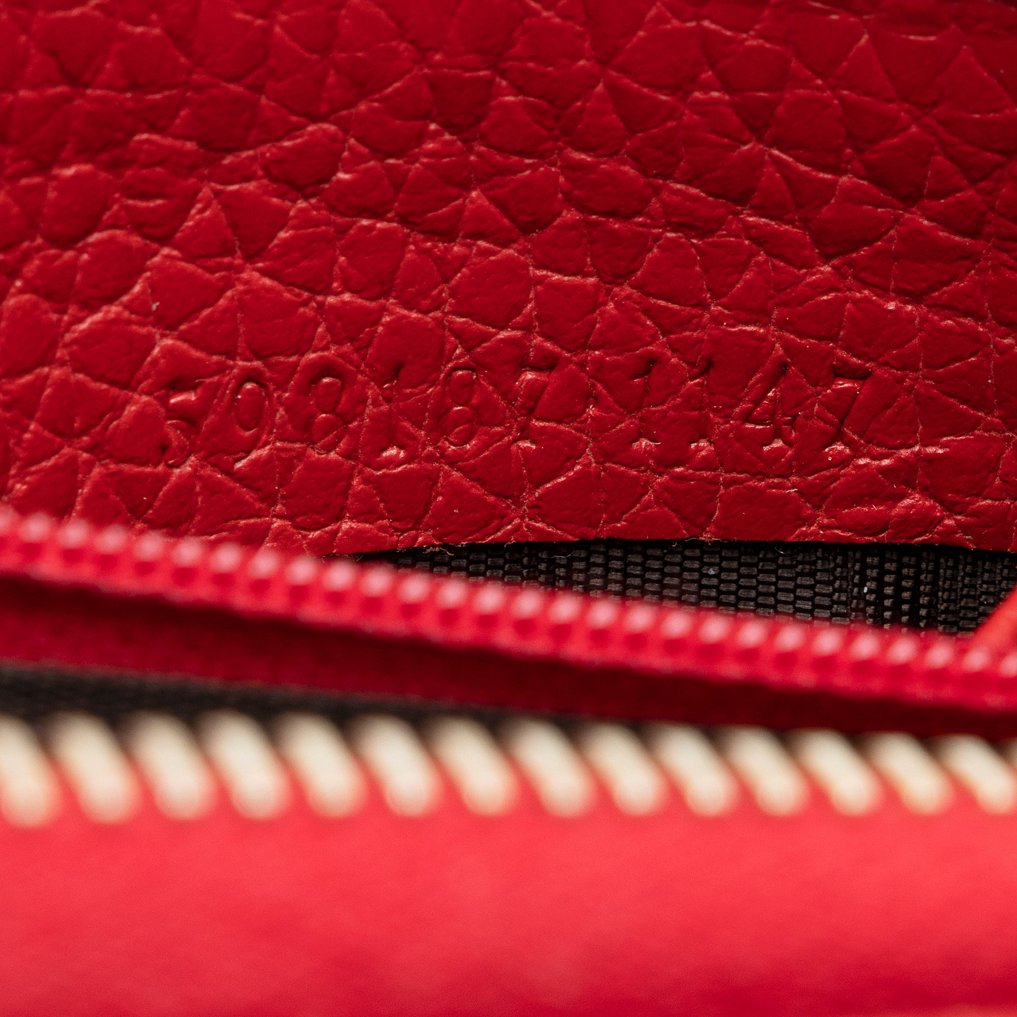 Gucci Leather Soho Zip Around Wallet (SHF-22236)