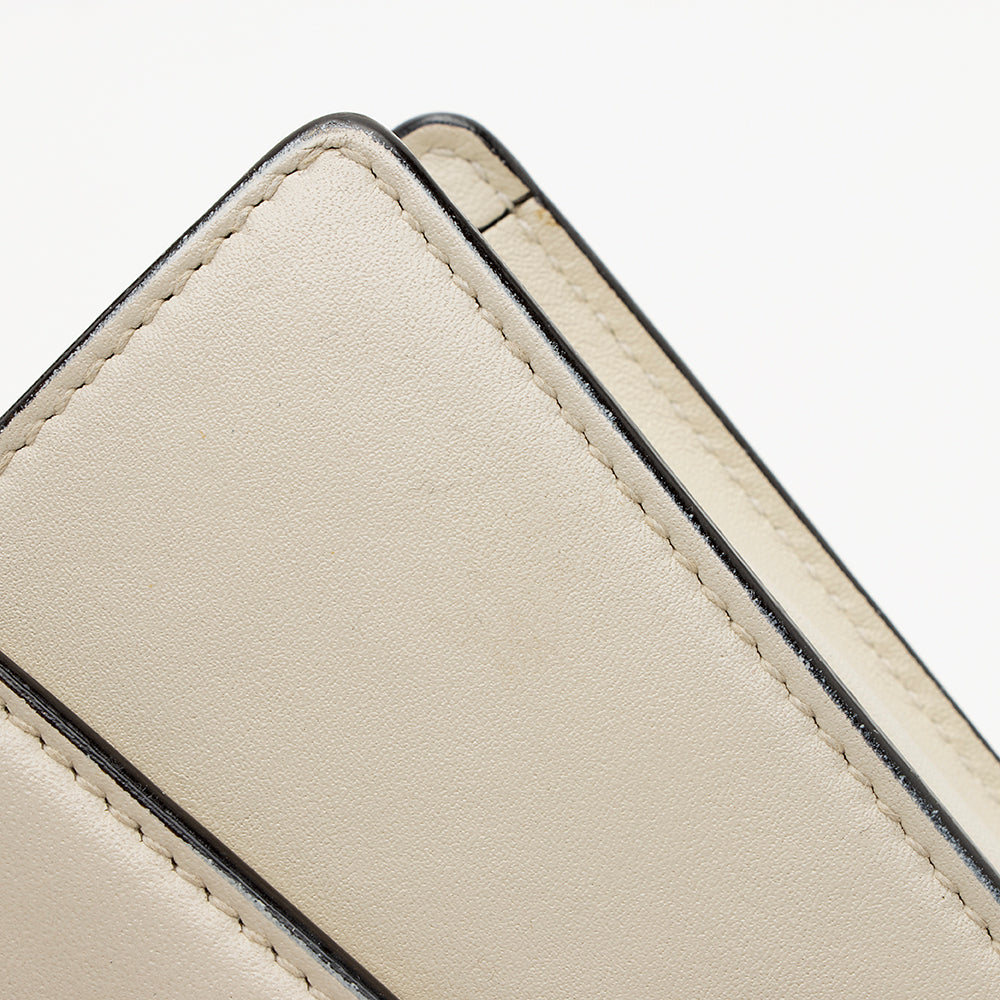 Gucci Leather Sylvie Super Mini Bag (SHF-19428)