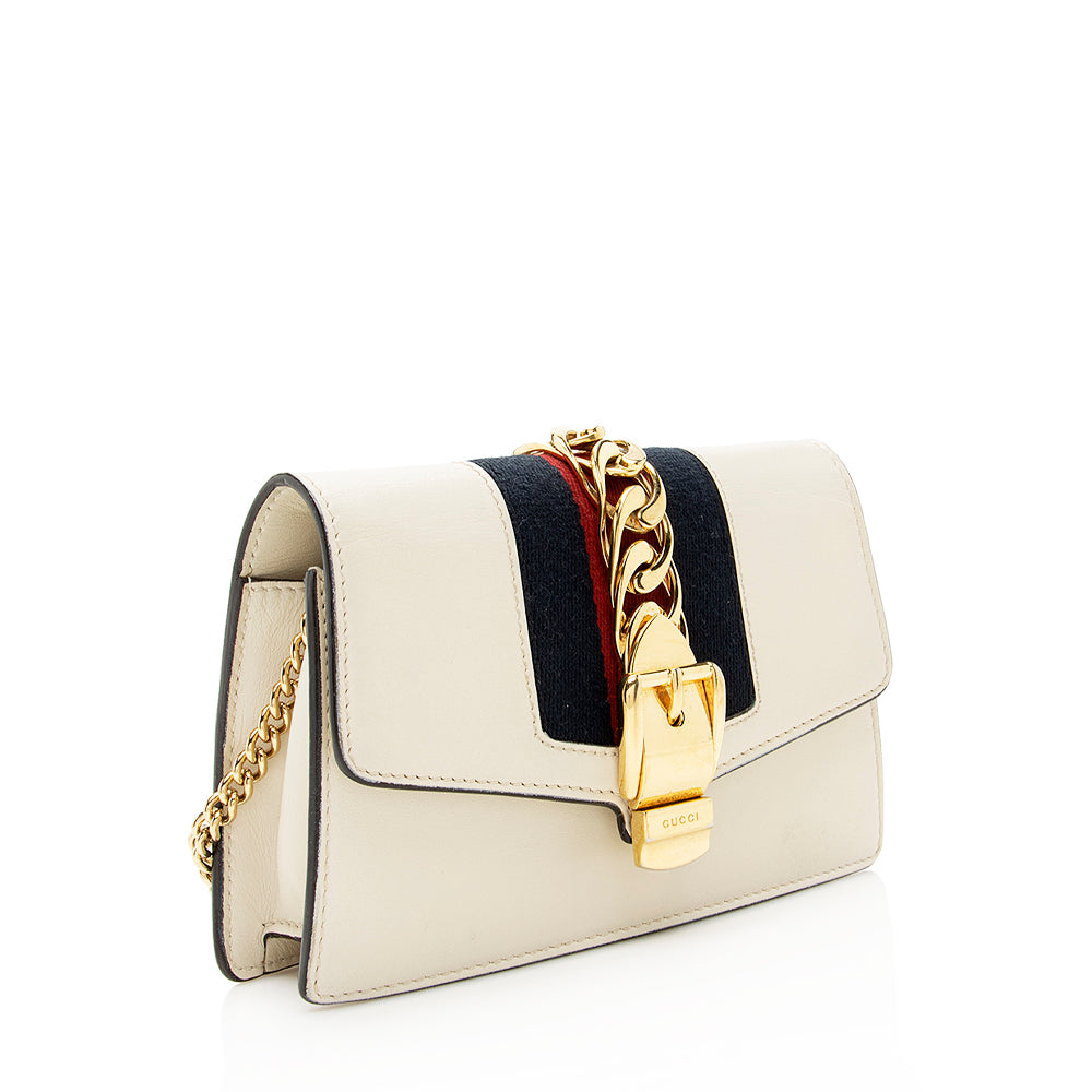 Gucci Leather Sylvie Super Mini Bag (SHF-19428)