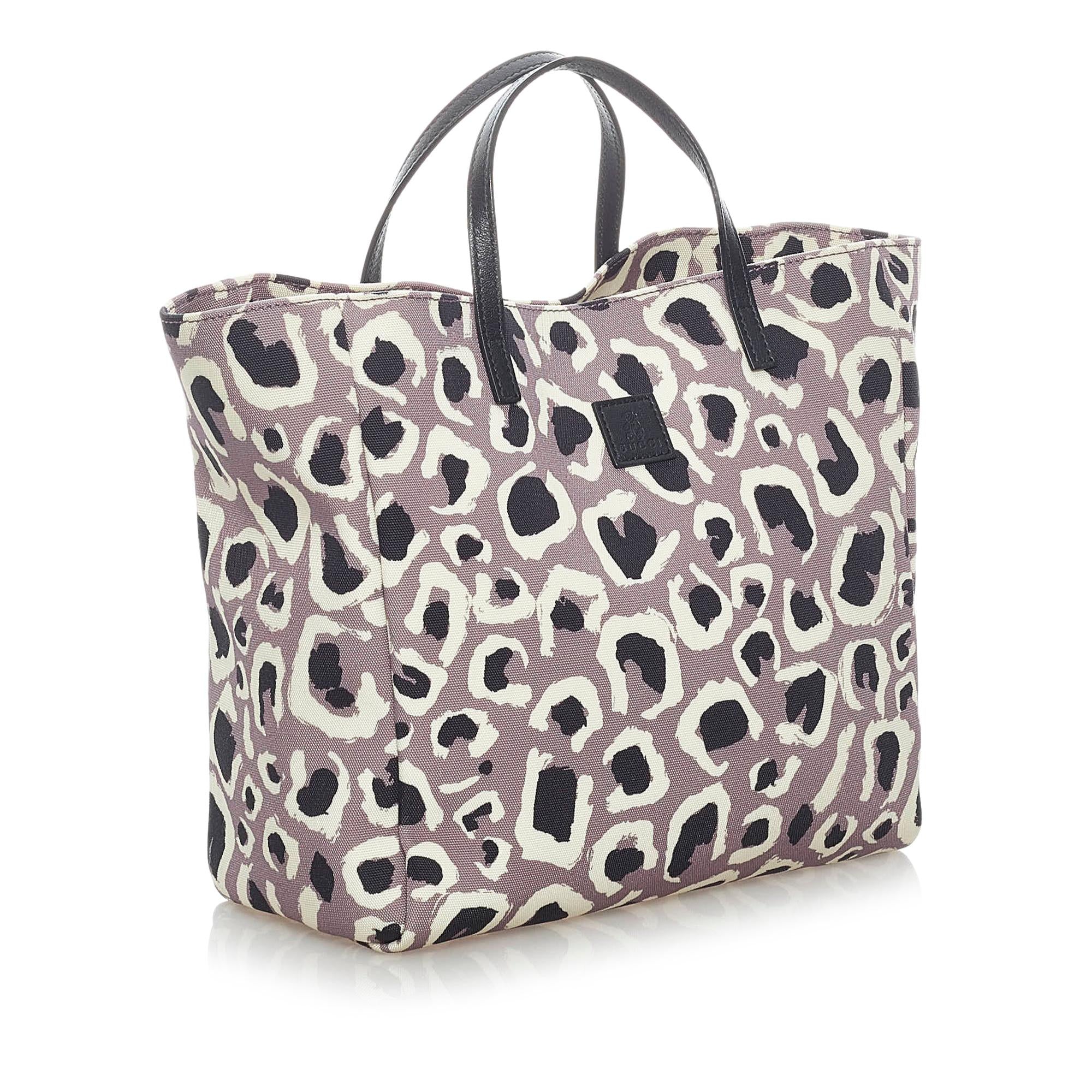 Gucci Leopard Printed Nylon Tote Bag (SHG-32254)