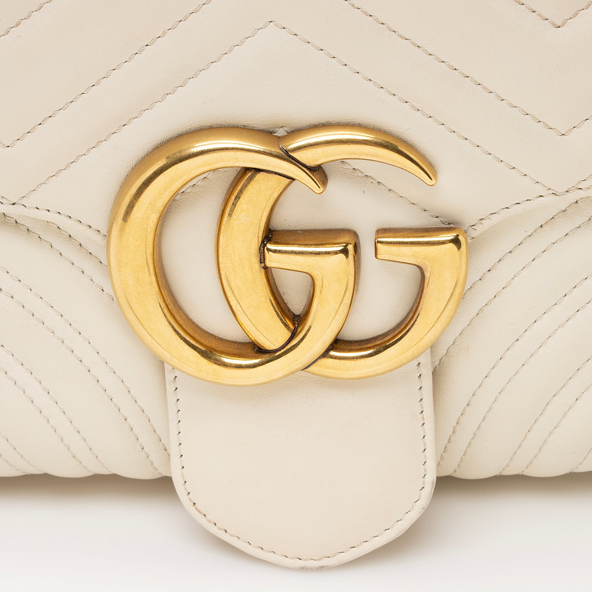 Gucci Matelasse Leather GG Marmont Medium Shoulder Bag (SHF-22422)