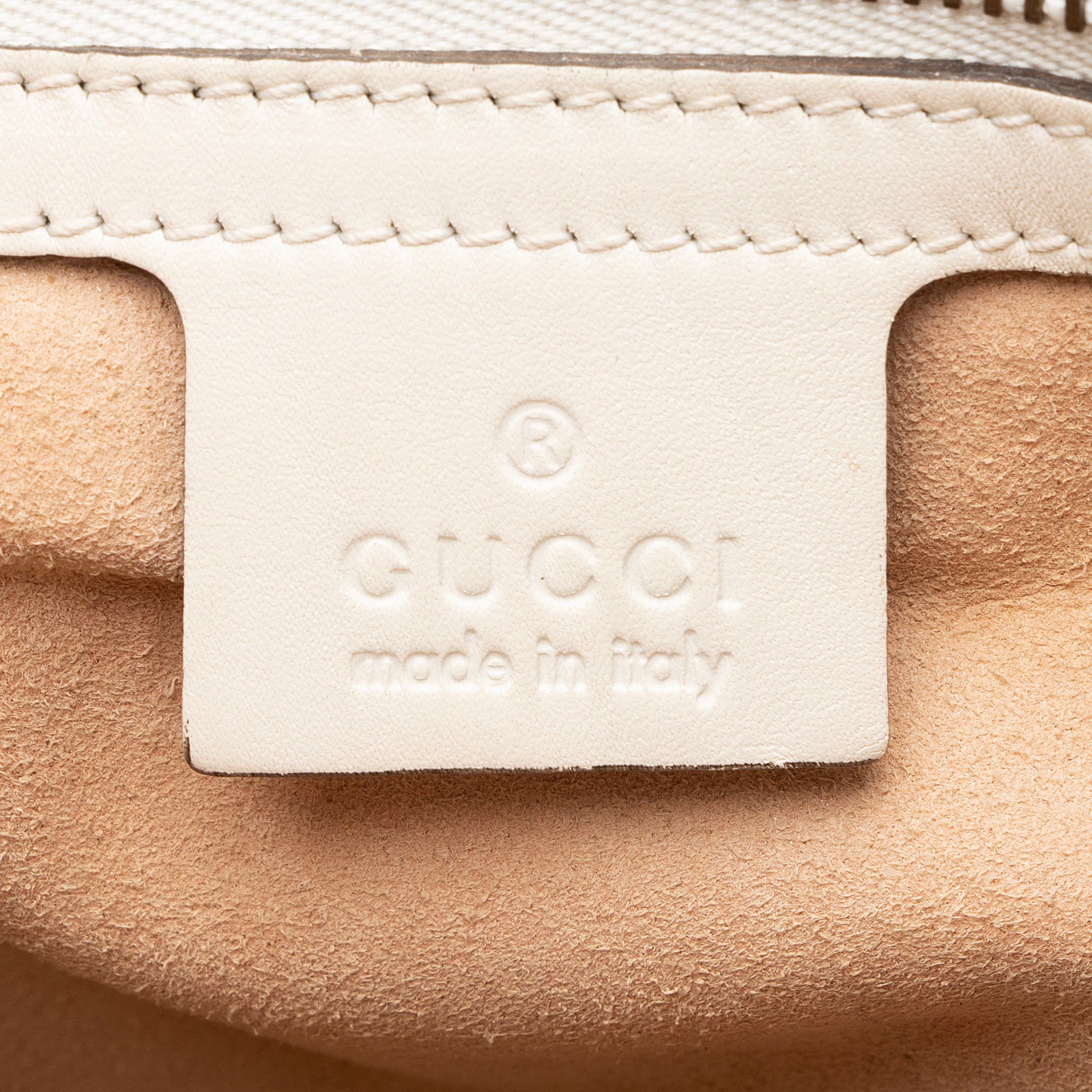 Gucci Matelasse Leather GG Marmont Medium Shoulder Bag (SHF-22422)