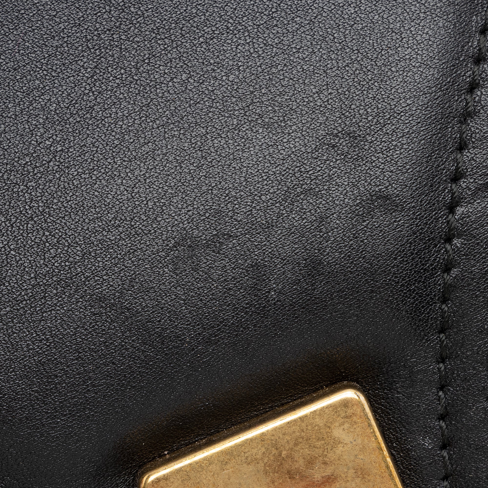 Gucci Matelasse Leather GG Marmont Medium Shoulder Bag (SHF-22884)
