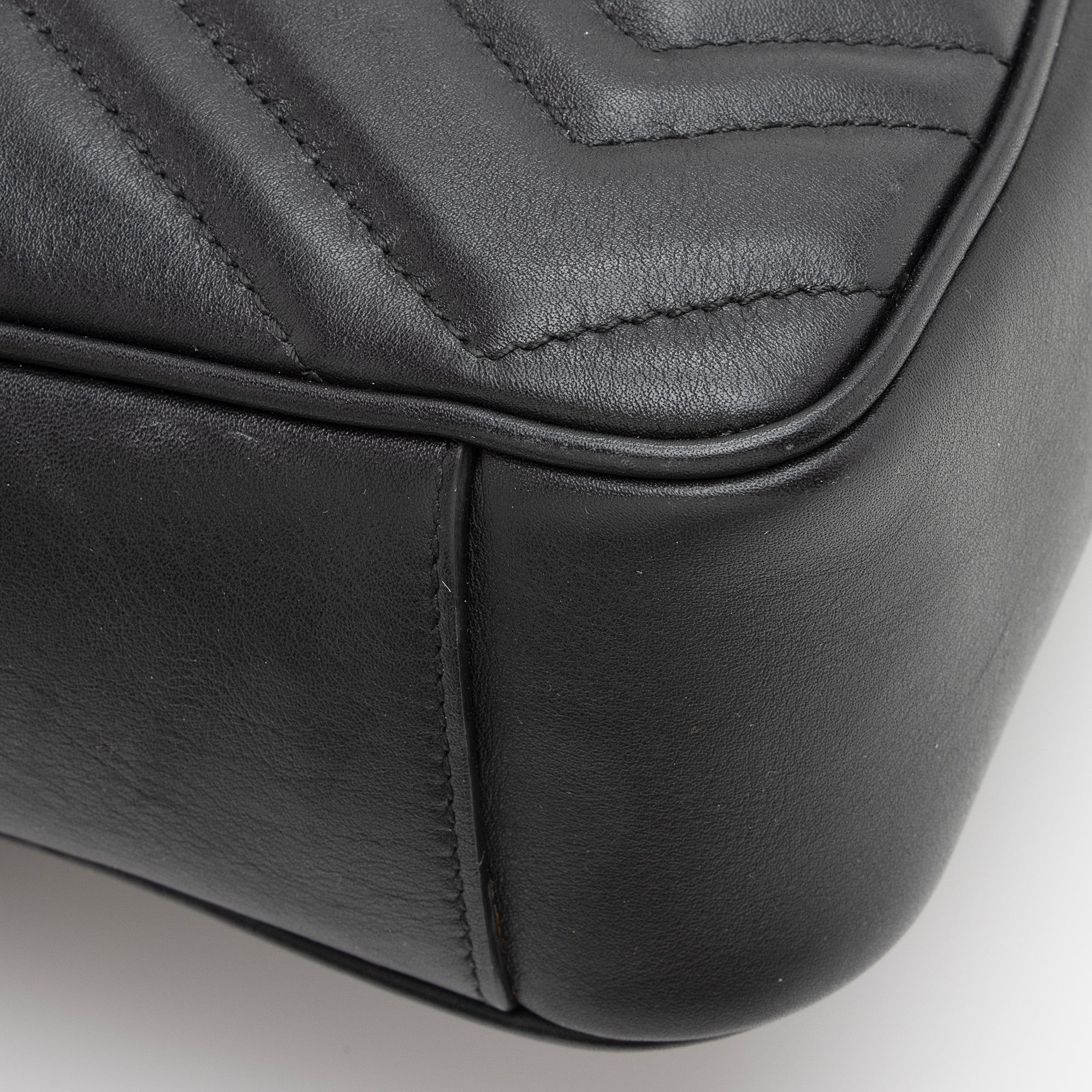 Gucci Matelasse Leather GG Marmont Medium Shoulder Bag (SHF-22884)