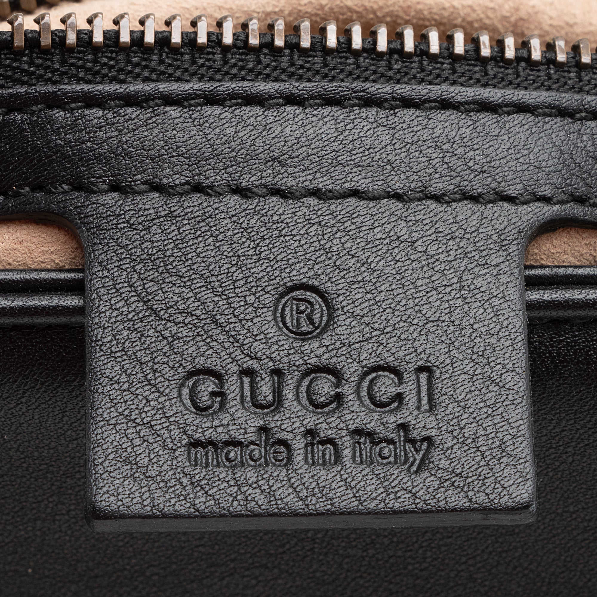 Gucci Matelasse Leather GG Marmont Medium Shoulder Bag (SHF-22884)