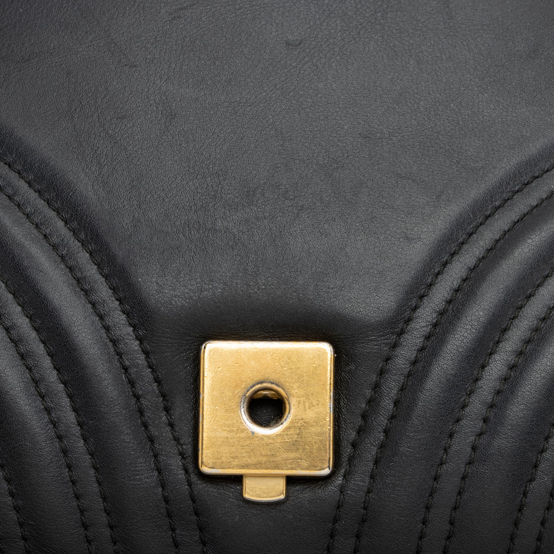 Gucci Matelasse Leather GG Marmont Medium Shoulder Bag (SHF-23834)