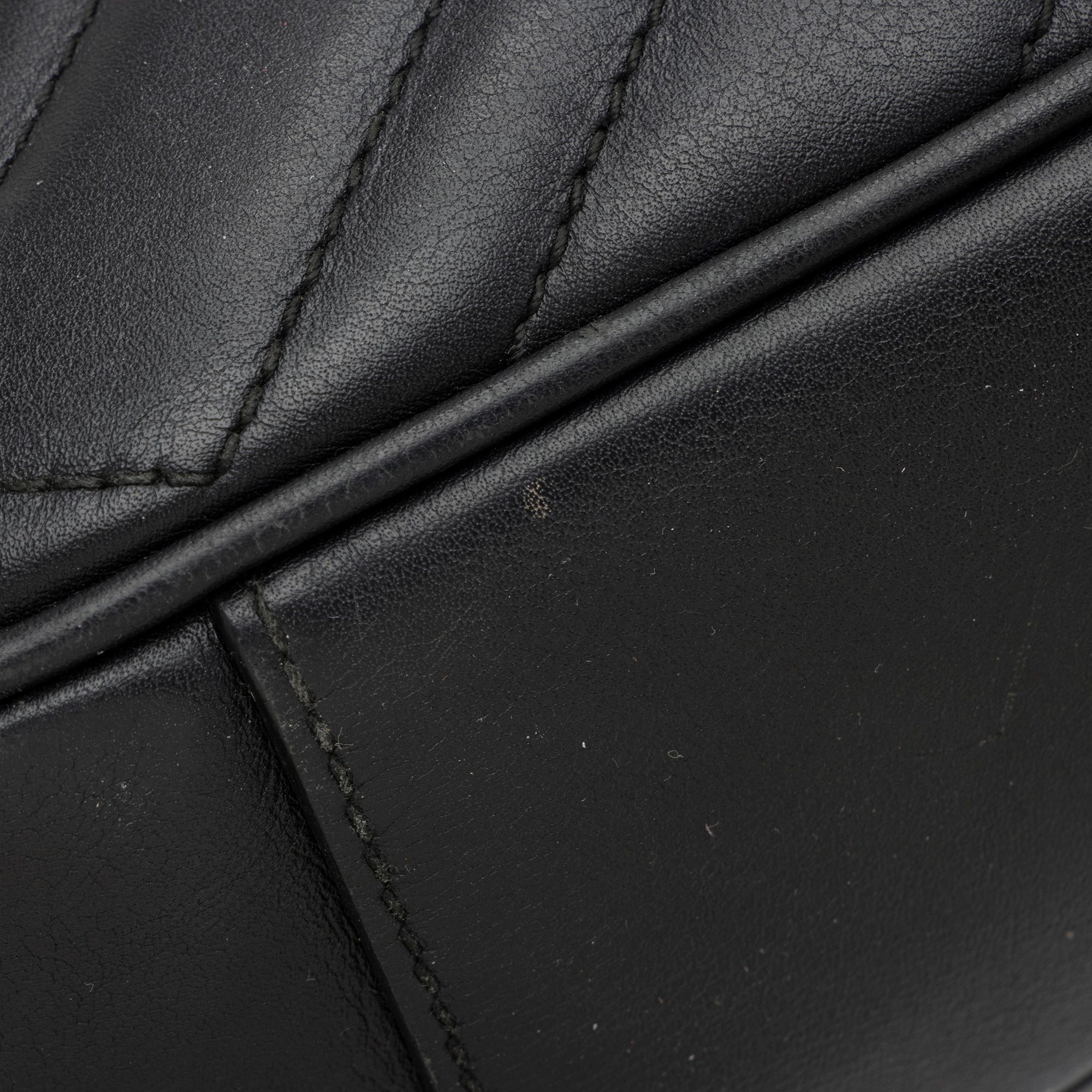 Gucci Matelasse Leather GG Marmont Medium Shoulder Bag (SHF-23834)