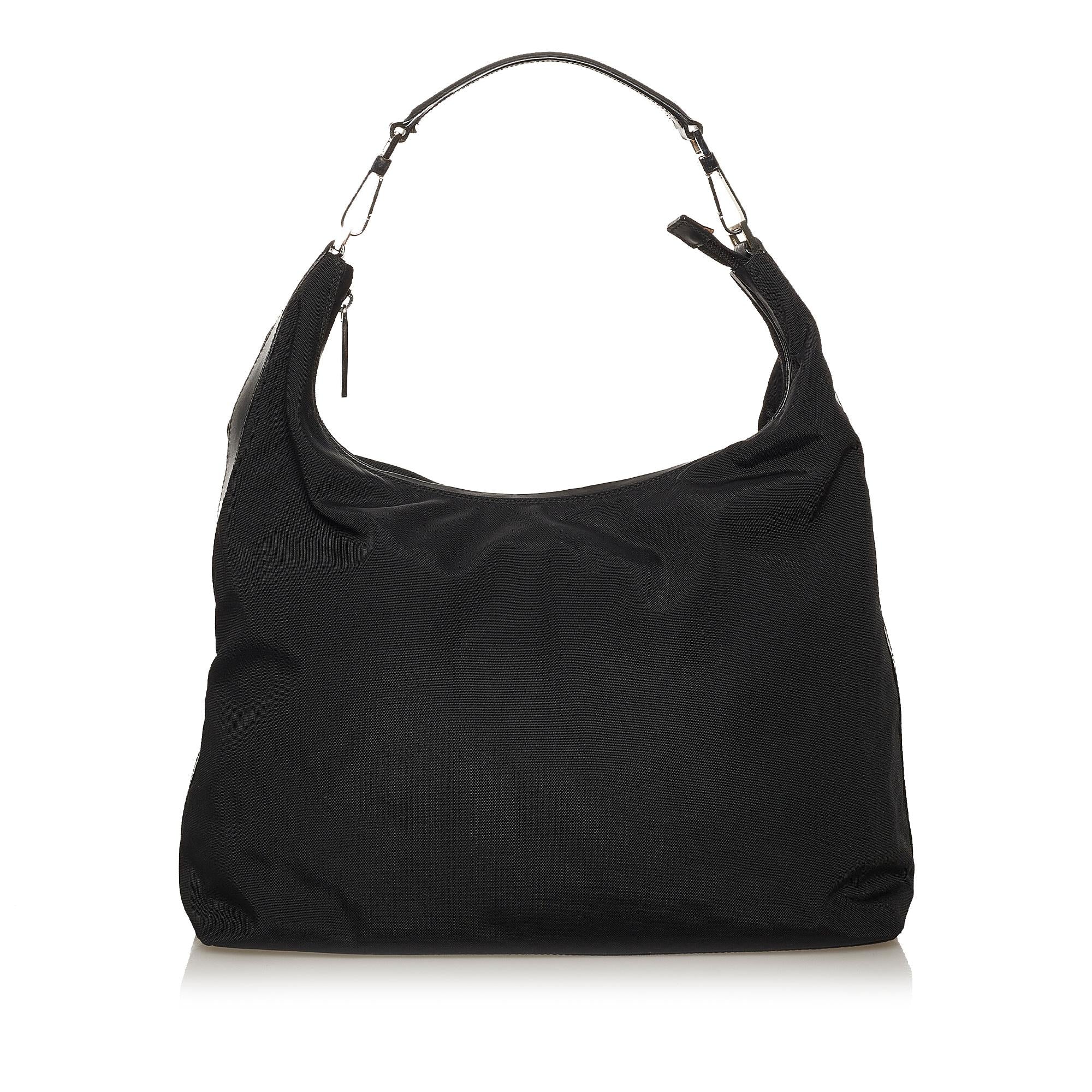 Gucci Nylon Shoulder Bag (SHG-29187)