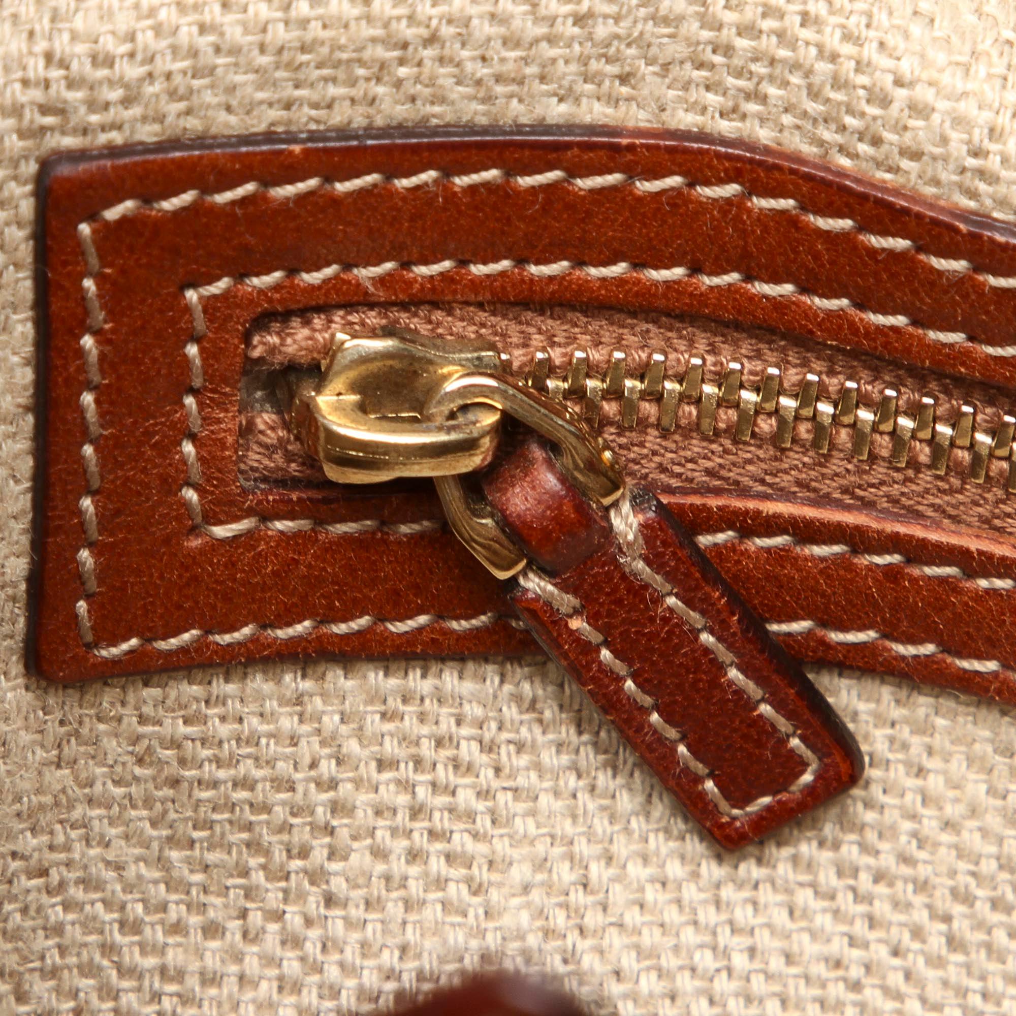 Gucci Pelham Canvas Shoulder Bag (SHG-32192)