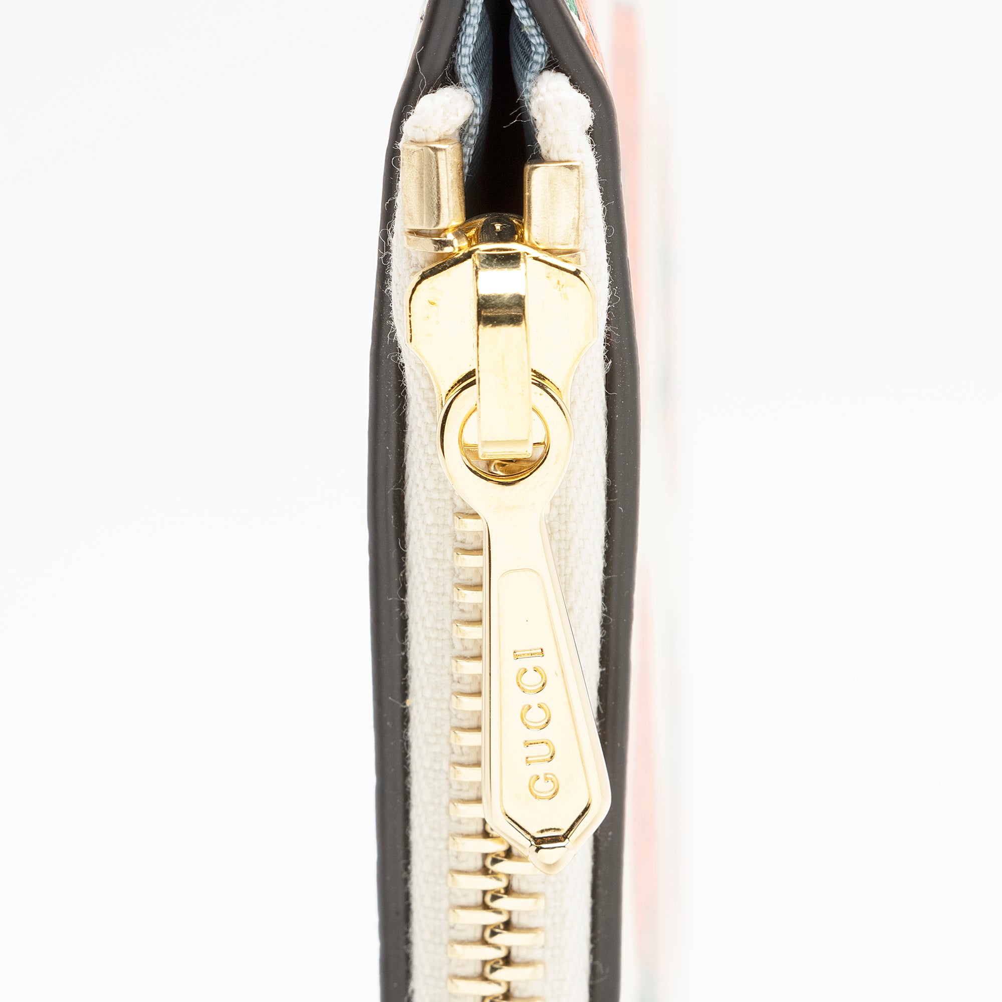 Gucci Printed Leather Strawberry Zumi Pouch (SHF-22217)