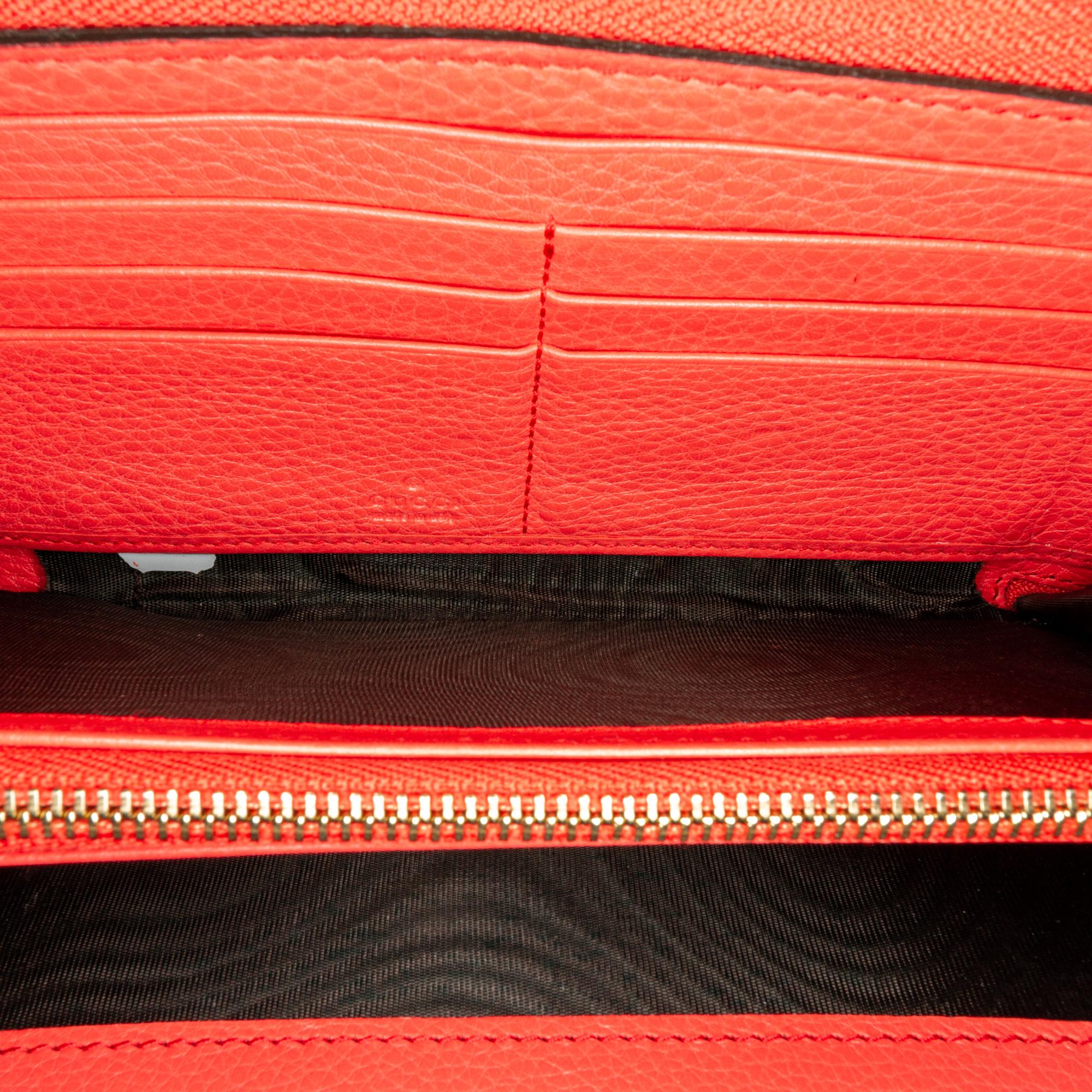 Gucci Soho Zip Around Continental Wallet (SHG-dhOb3H)