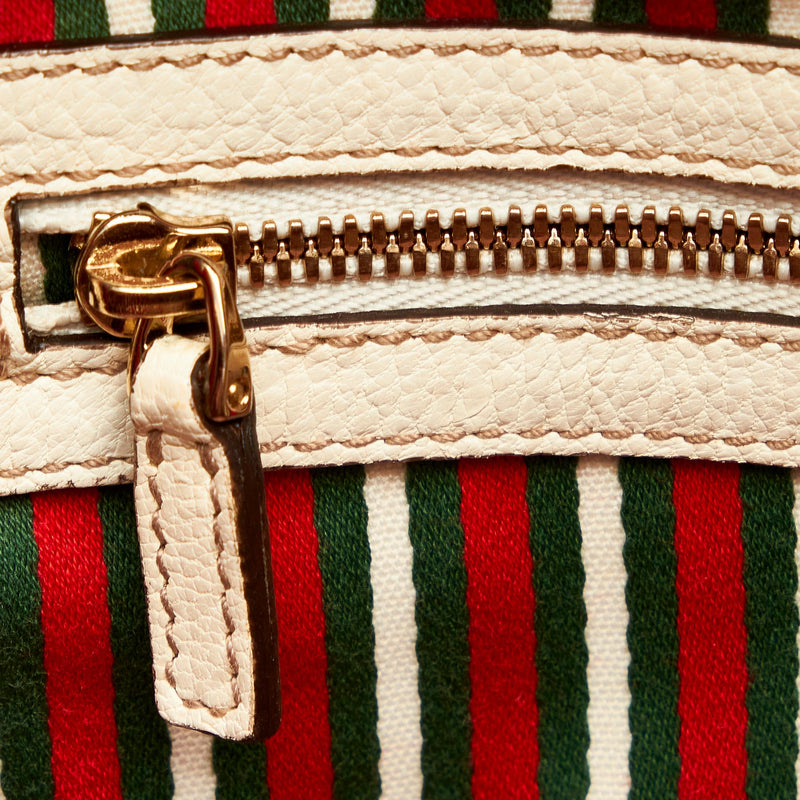 Gucci Wave Leather Shoulder Bag (SHG-25127)
