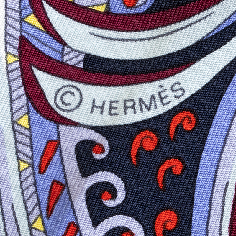 Hermes Green Twill Silk 90 cm Le saut H Scarf - MAISON de LUXE
