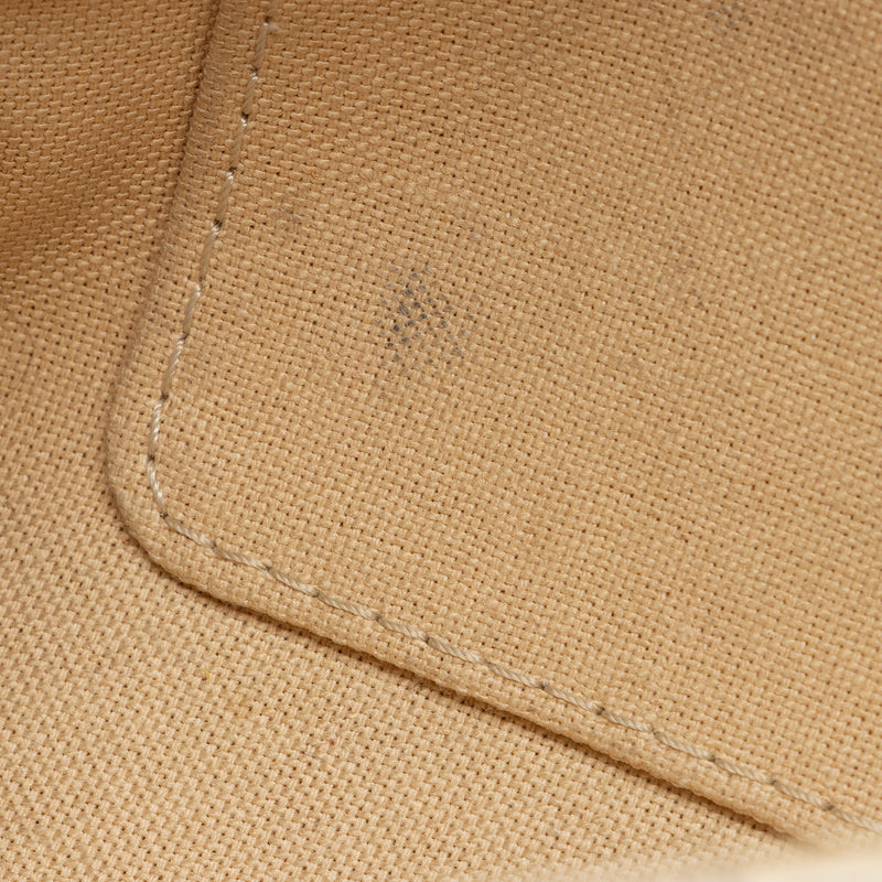 Louis Vuitton Damier Azur Favorite MM Shoulder Bag (SHF-Qu1qkL) – LuxeDH