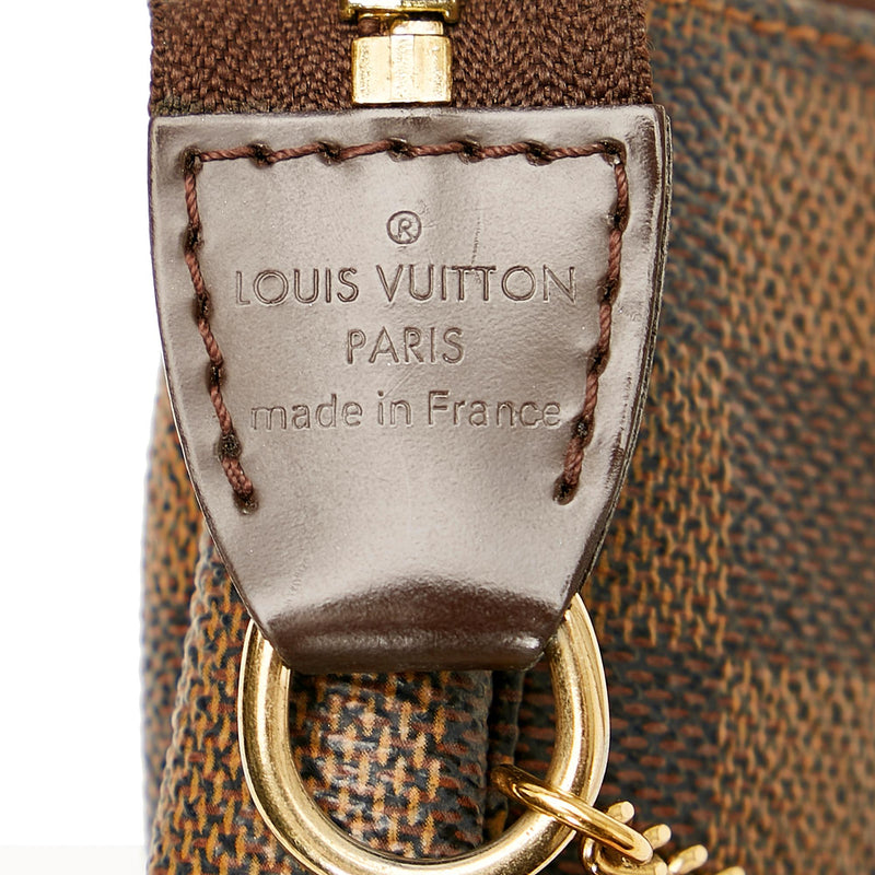 Louis Vuitton Damier Ebene Mini Pochette Accessoires (SHG-27032)