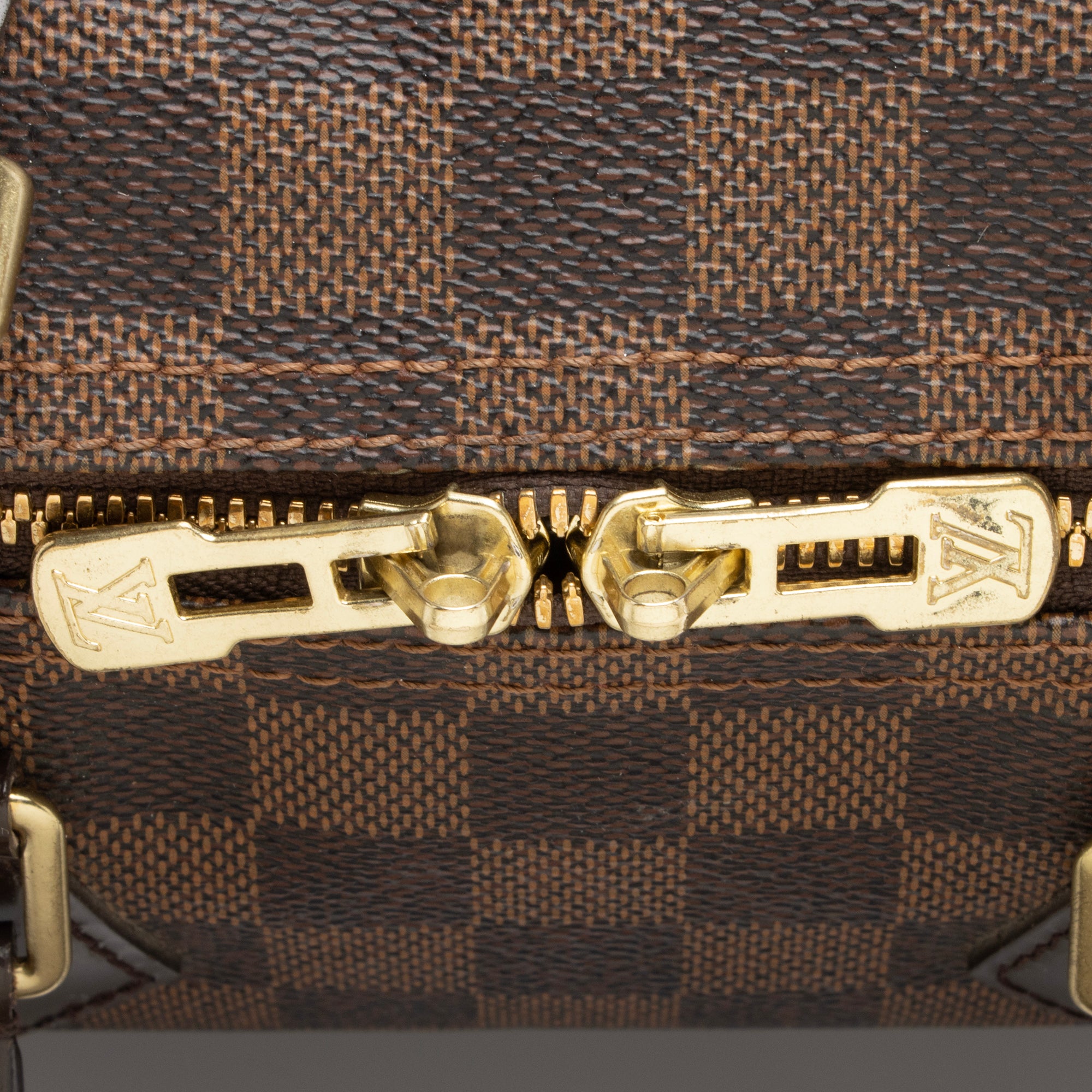 Louis Vuitton Damier Ebene Speedy Bandouliere 25 Satchel (SHF-aX43Y9)