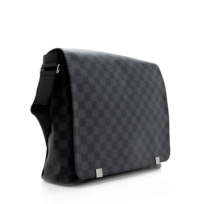 Louis Vuitton District Mm Baggage