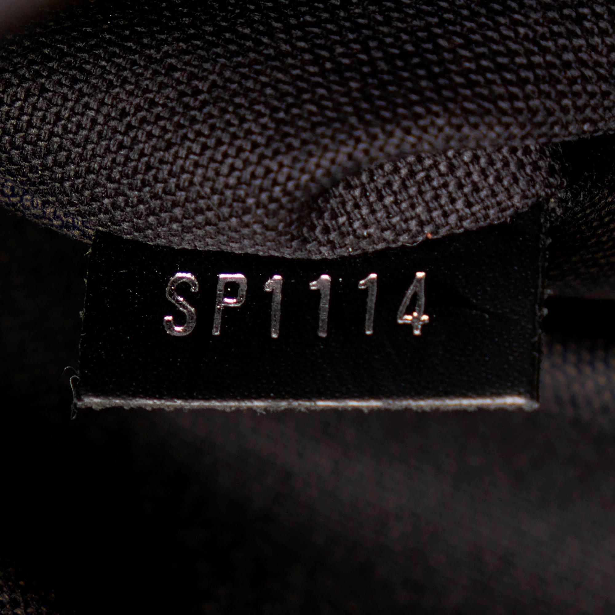 Louis Vuitton Damier Graphite District MM (SHG-29868)