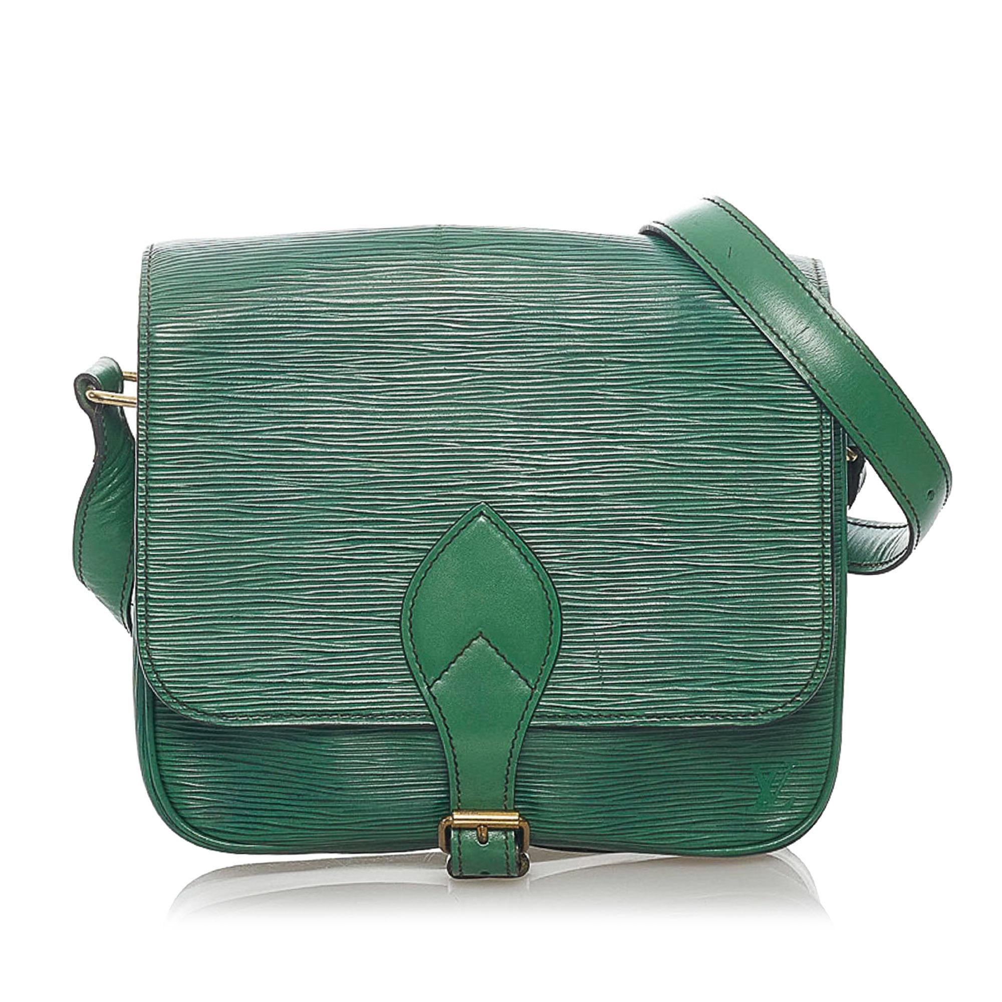 Louis Vuitton Epi Cartouchiere MM (SHG-34784)