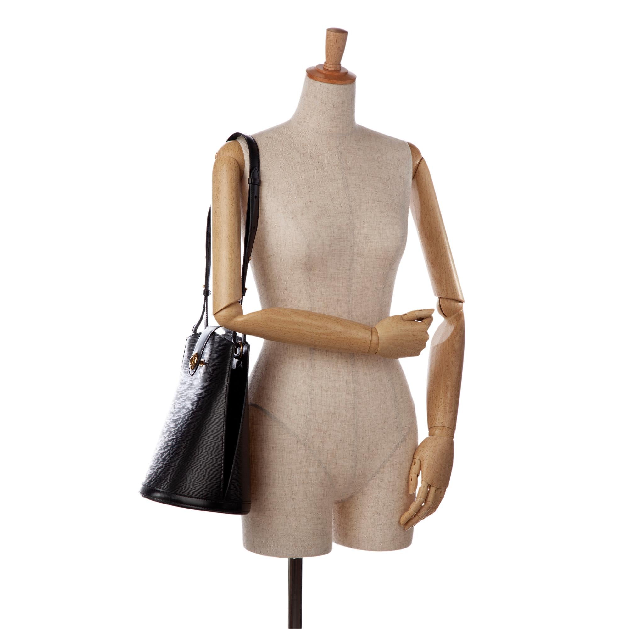 Louis Vuitton Epi Cluny (SHG-7P5B5d)