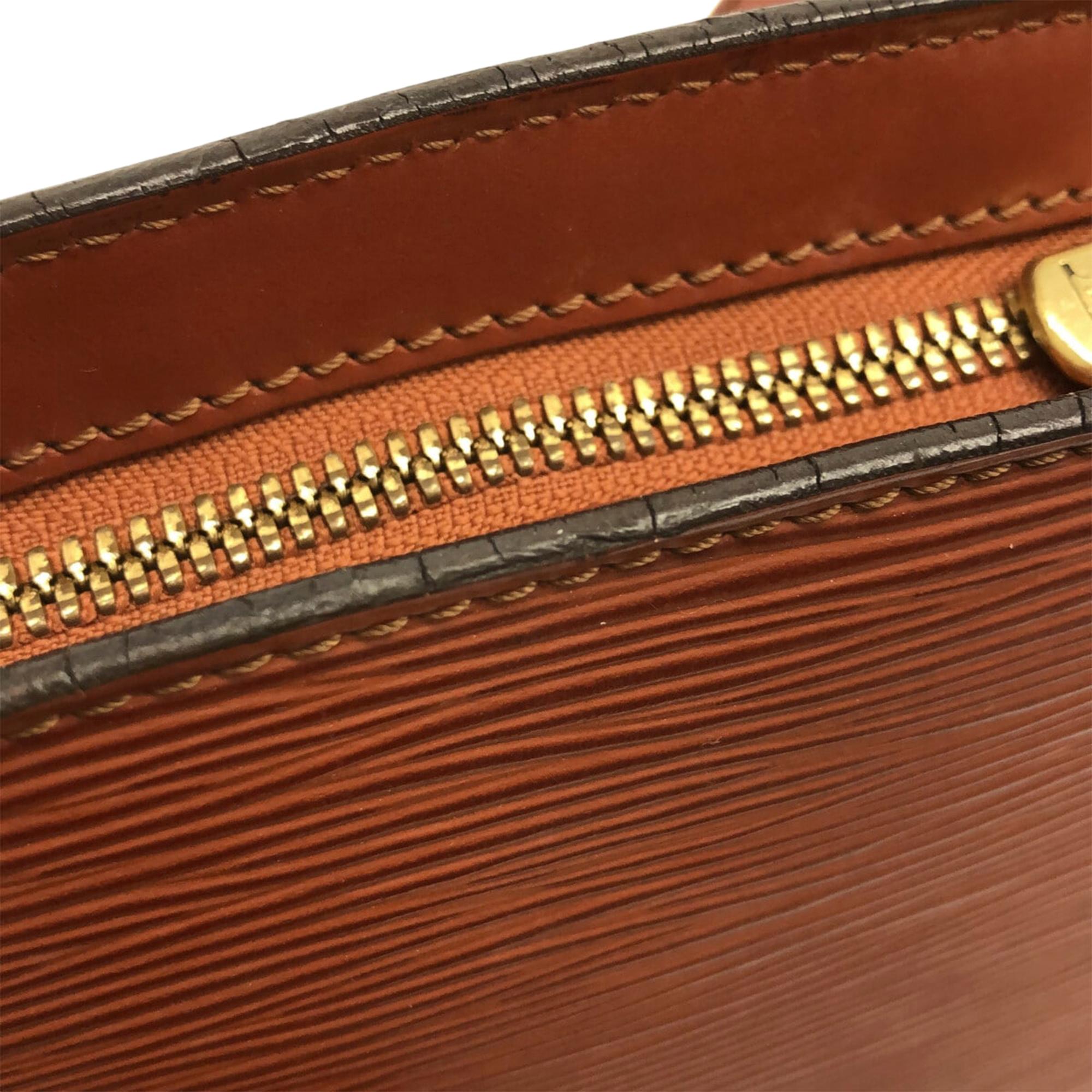 Louis Vuitton Epi Lussac (SHG-kRBY4B)