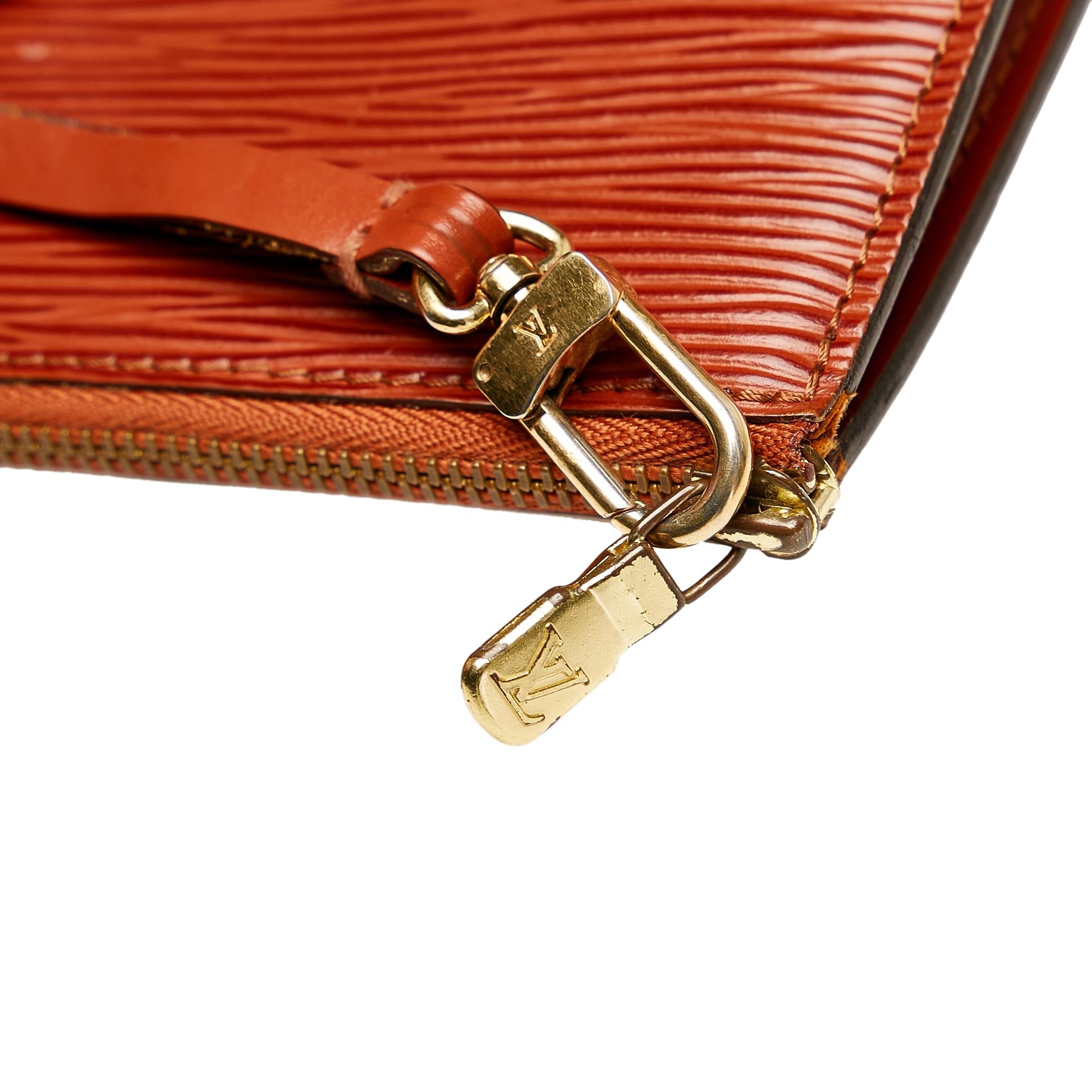 Louis Vuitton Epi Pochette Accessoires (SHG-28790)