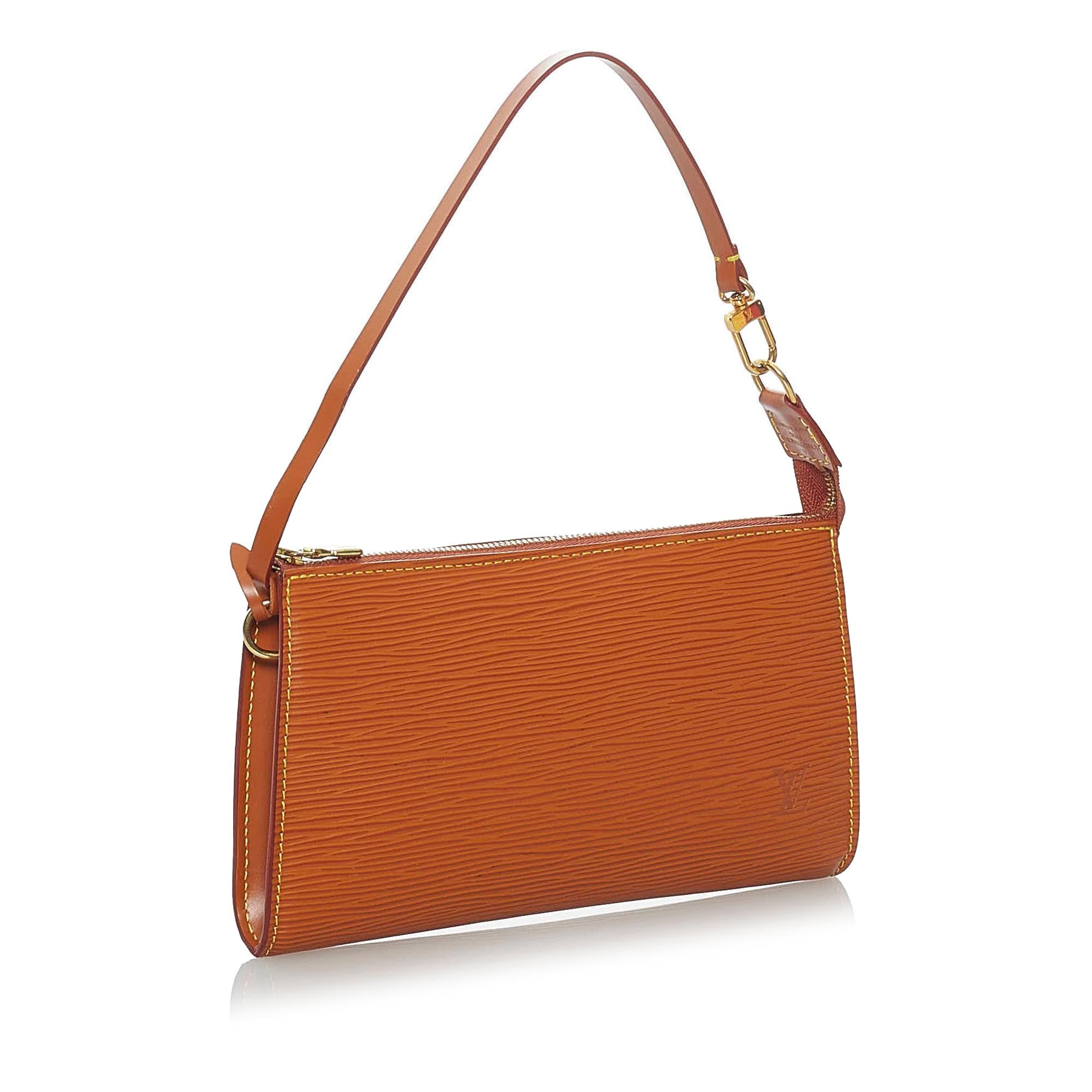 Louis Vuitton Epi Pochette Accessoires (SHG-29923)