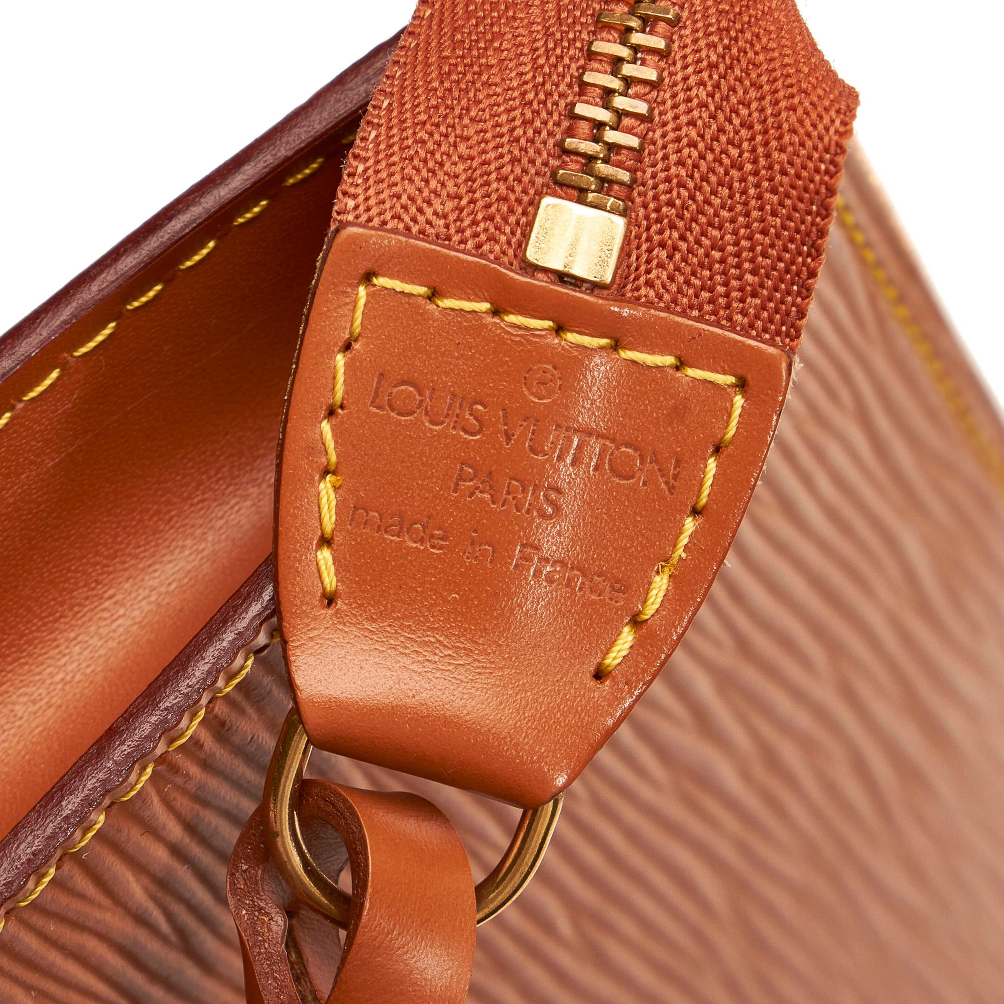 Louis Vuitton Epi Pochette Accessoires (SHG-30283)