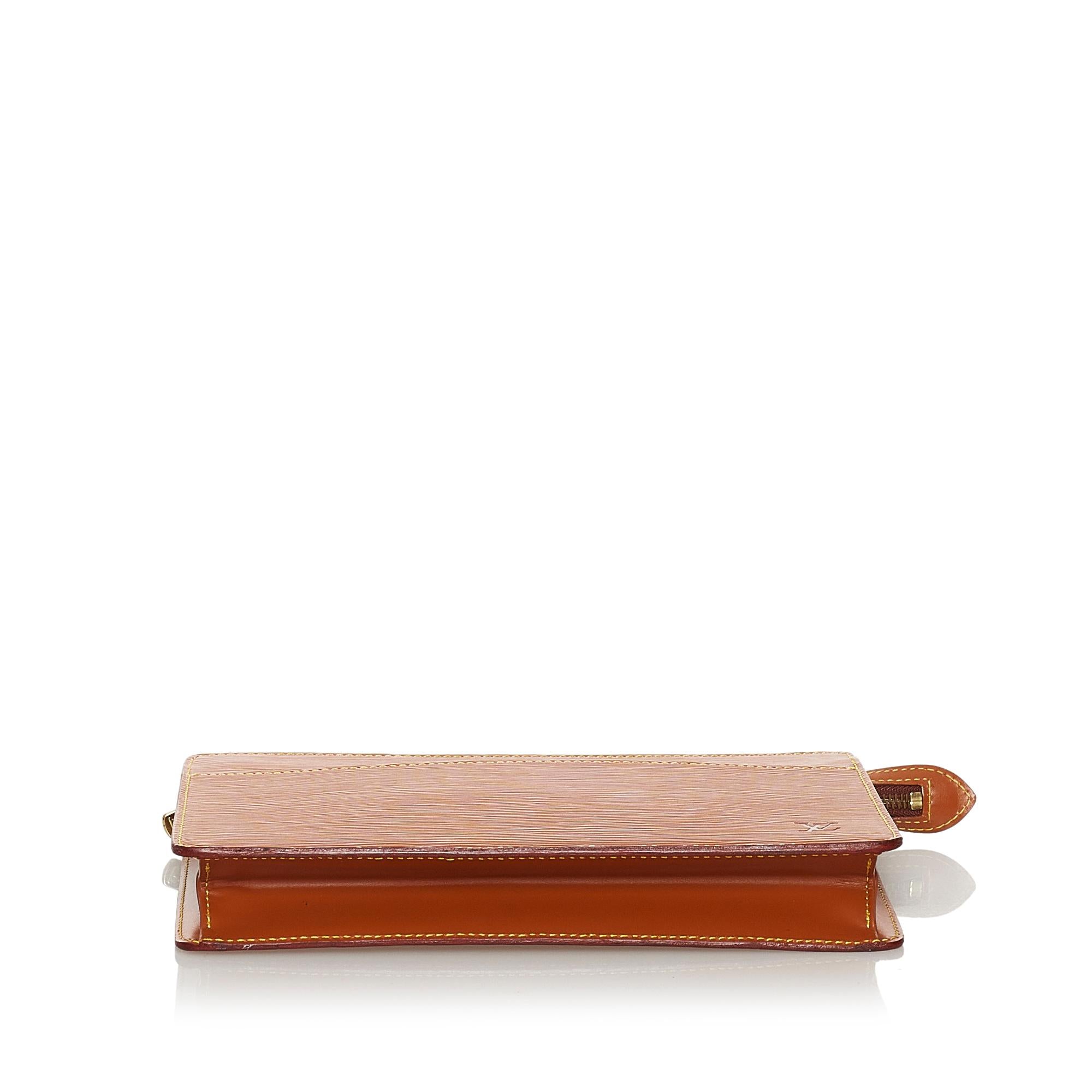 Louis Vuitton Epi Pochette Homme (SHG-30663)