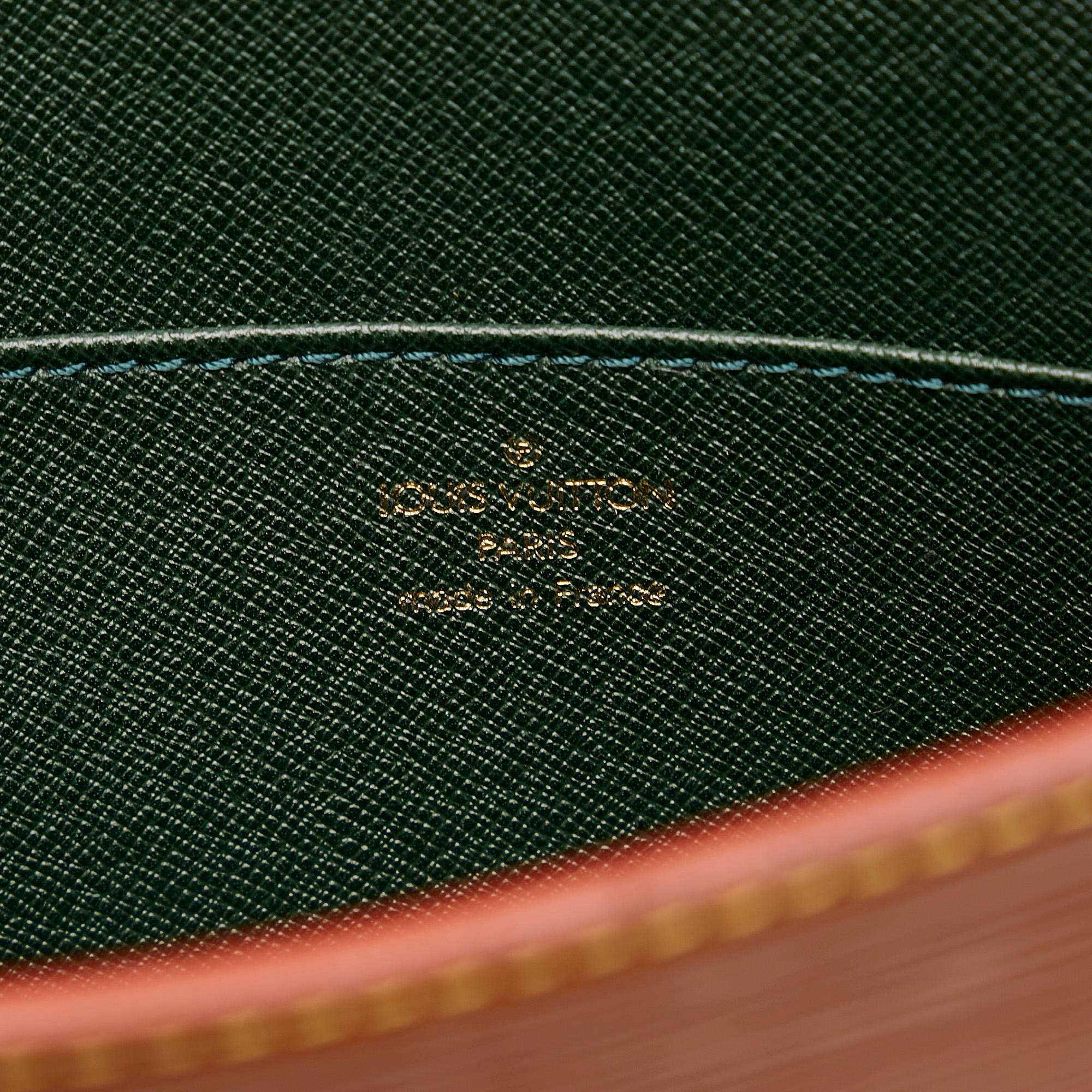 Louis Vuitton Epi Pochette Homme (SHG-30663)