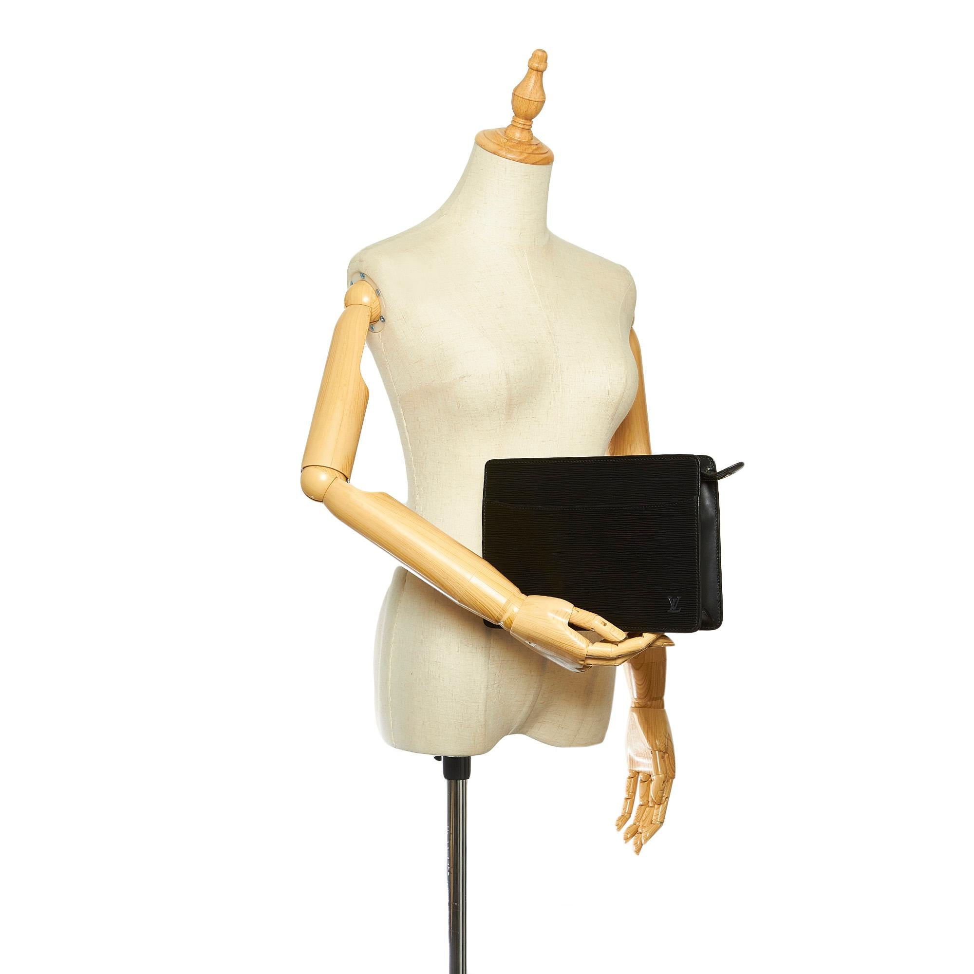 Louis Vuitton Epi Pochette Homme (SHG-31670)