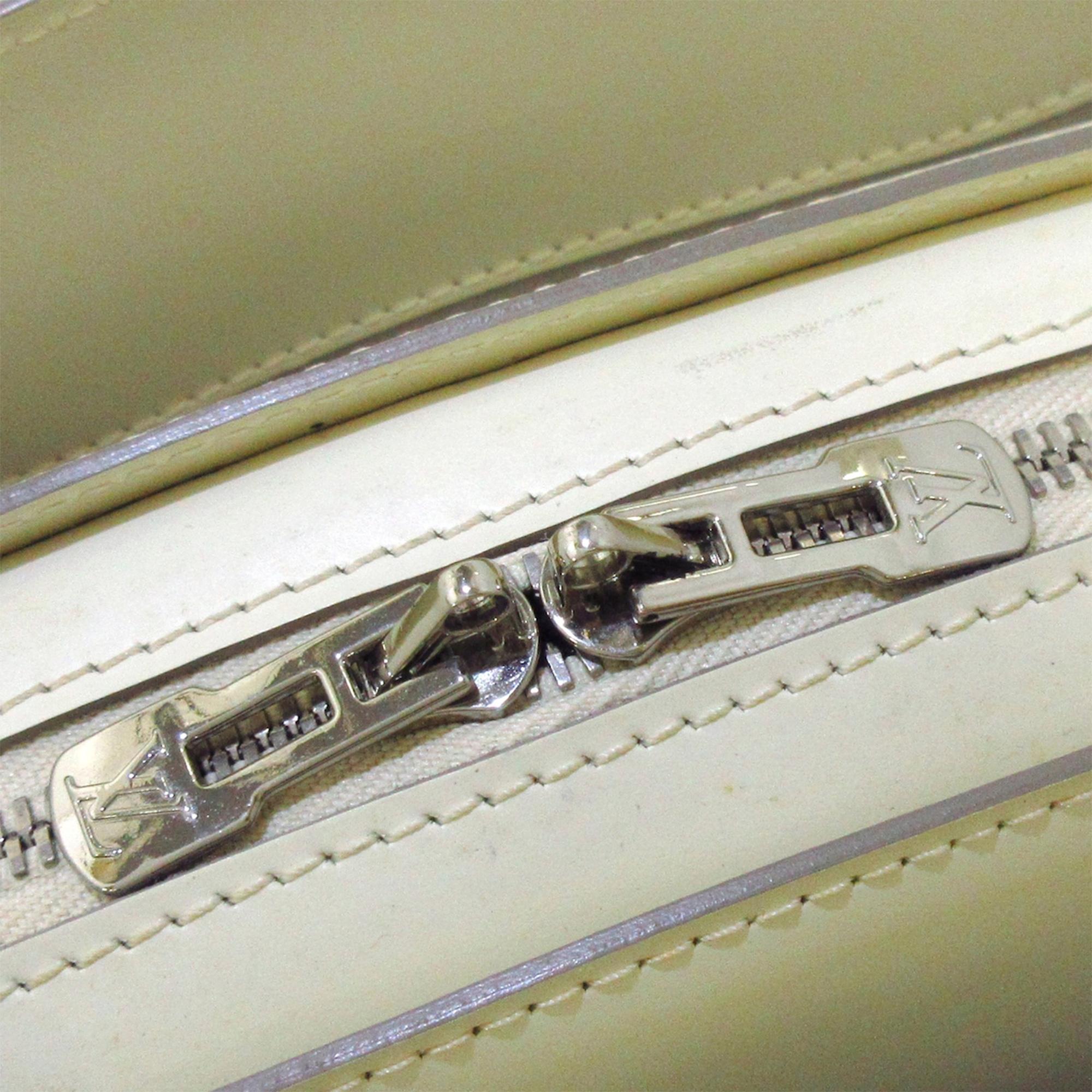Louis Vuitton Epi Pont Neuf PM (SHG-29566)