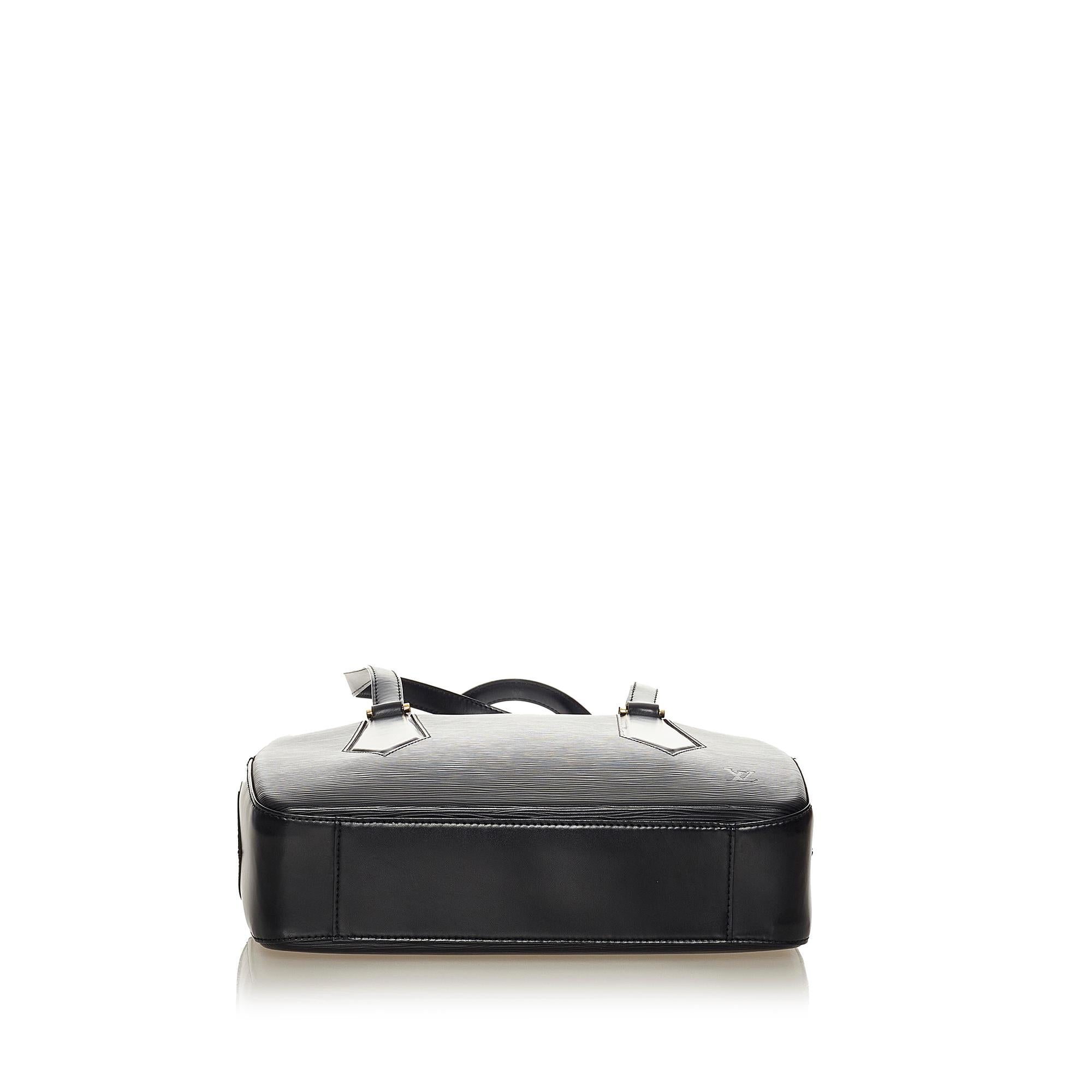 Louis Vuitton Epi Voltaire (SHG-28024)