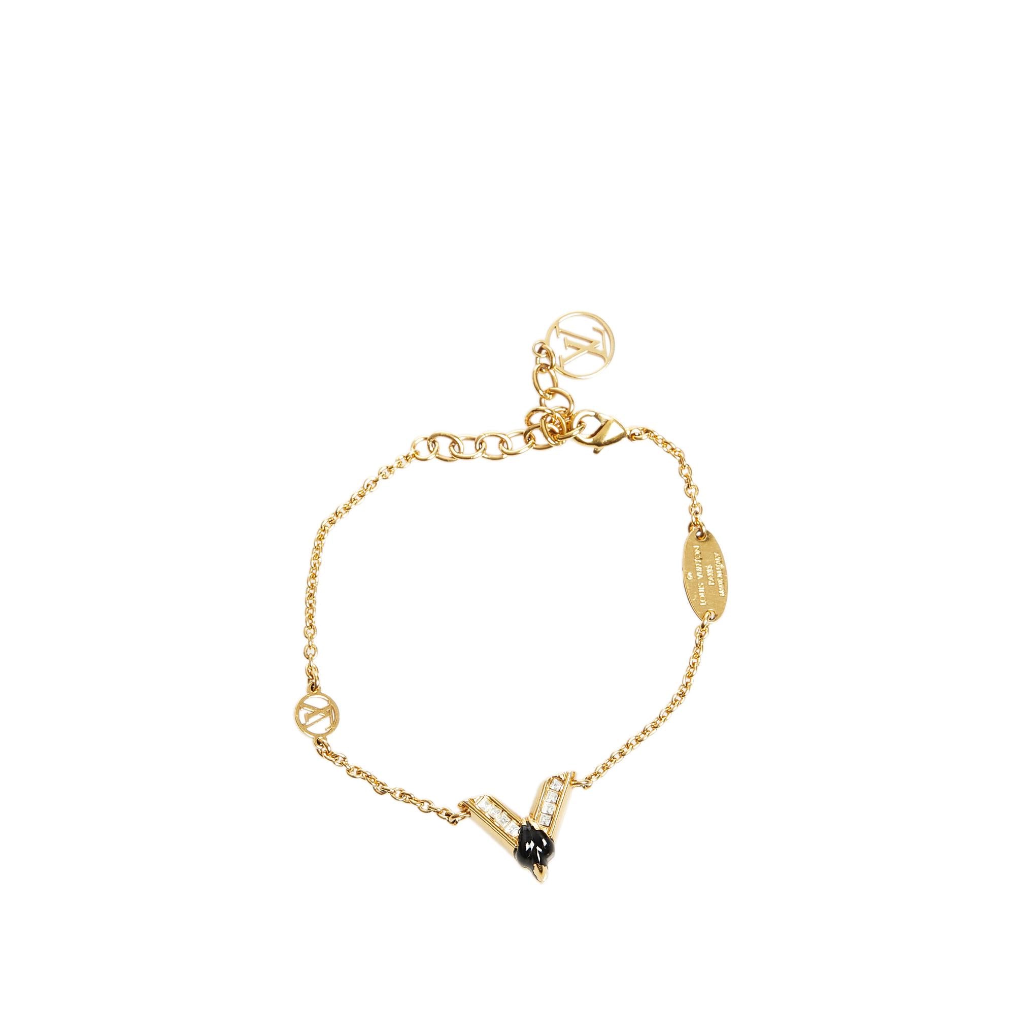 Louis Vuitton Essential V Bracelet (SHG-31478)