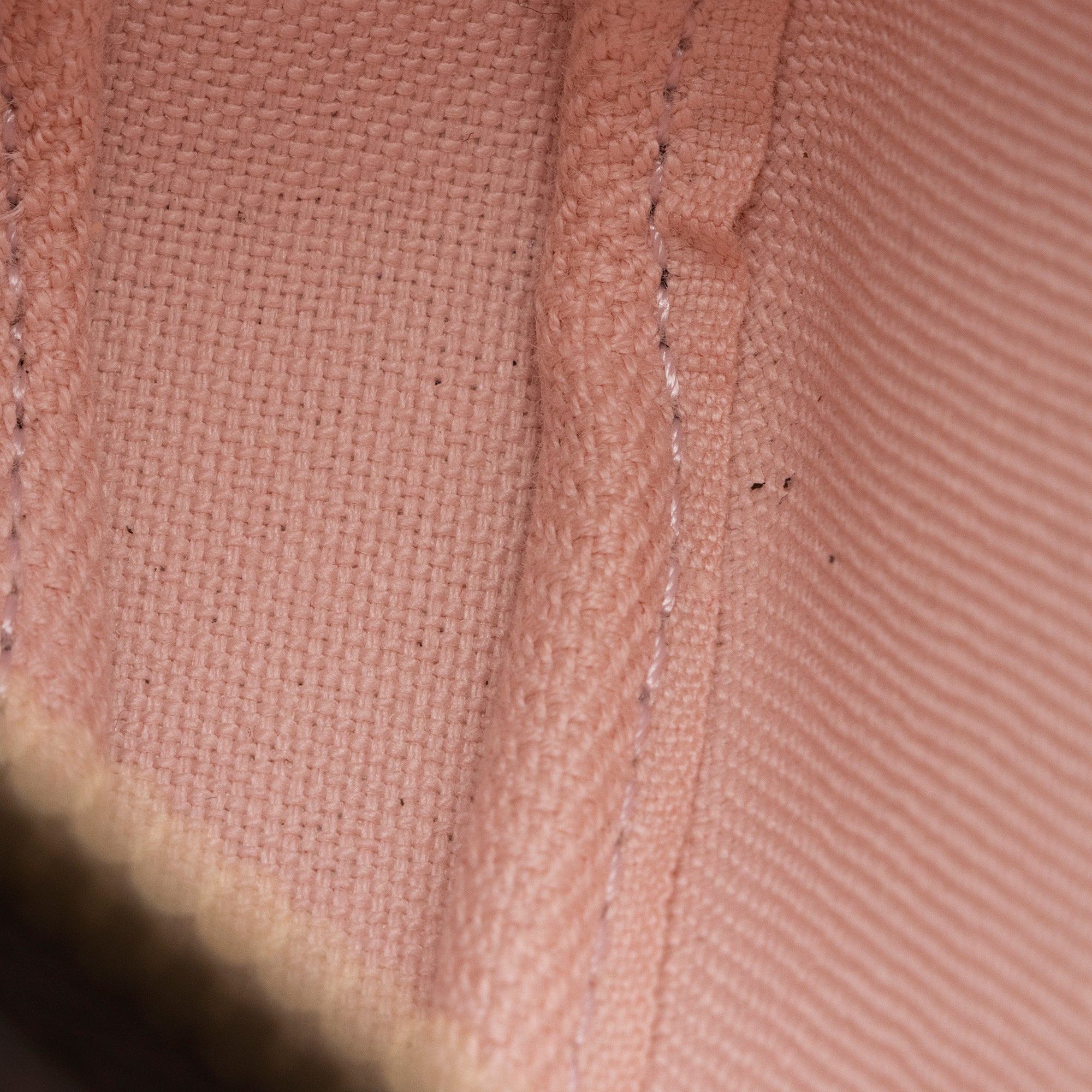 Louis Vuitton Limited Edition Damier Ebene Big Wheel Mini Pochette Accessoires (SHF-22269)